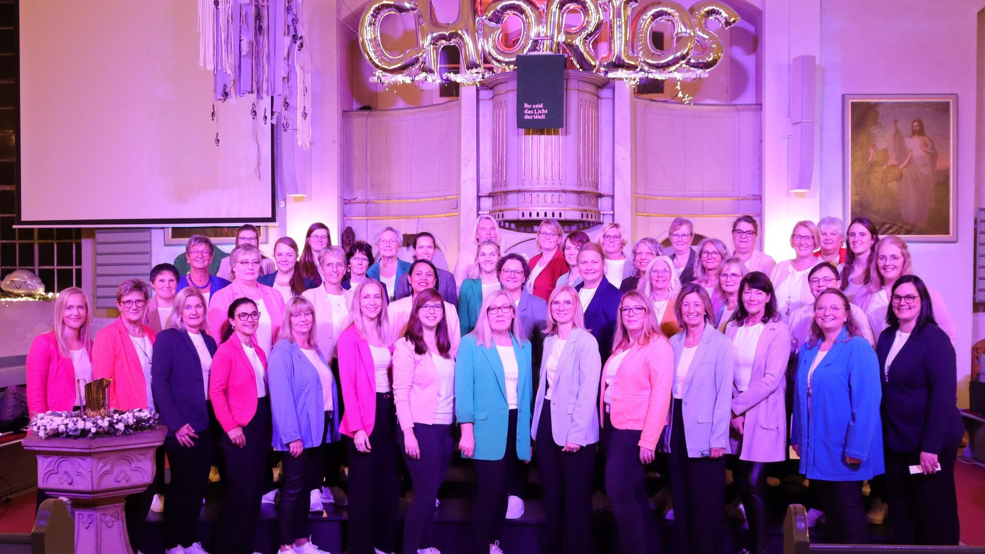  „Übers Träumen“ sang CHORios - und begeisterte damit rund 480 Besucherinnen und Besucher in der Gnarrenburger Kirche.