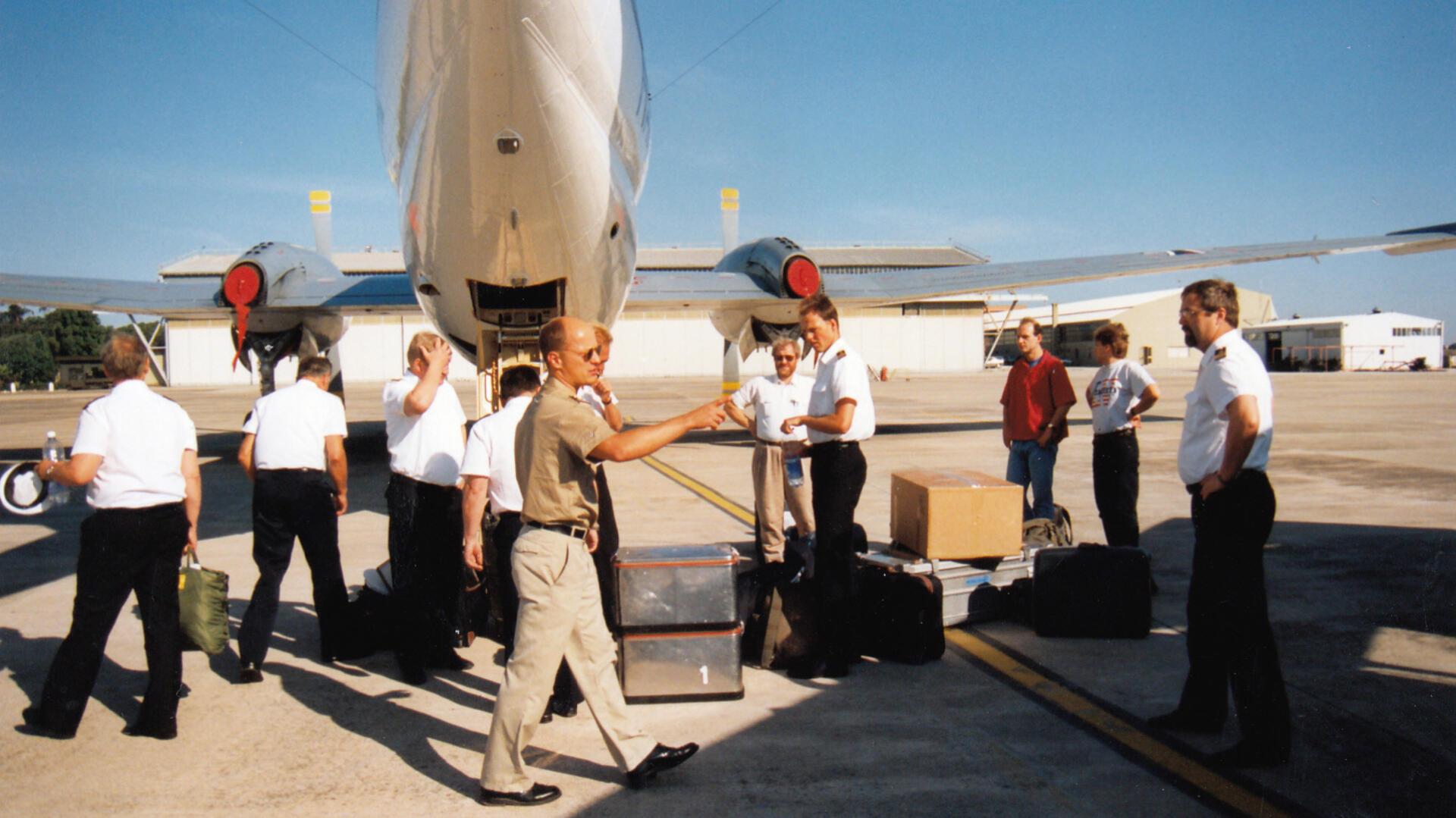 1996: Abschied aus Elmas/Sardinien, die Operation „Sharp Guard“ ist beendet.