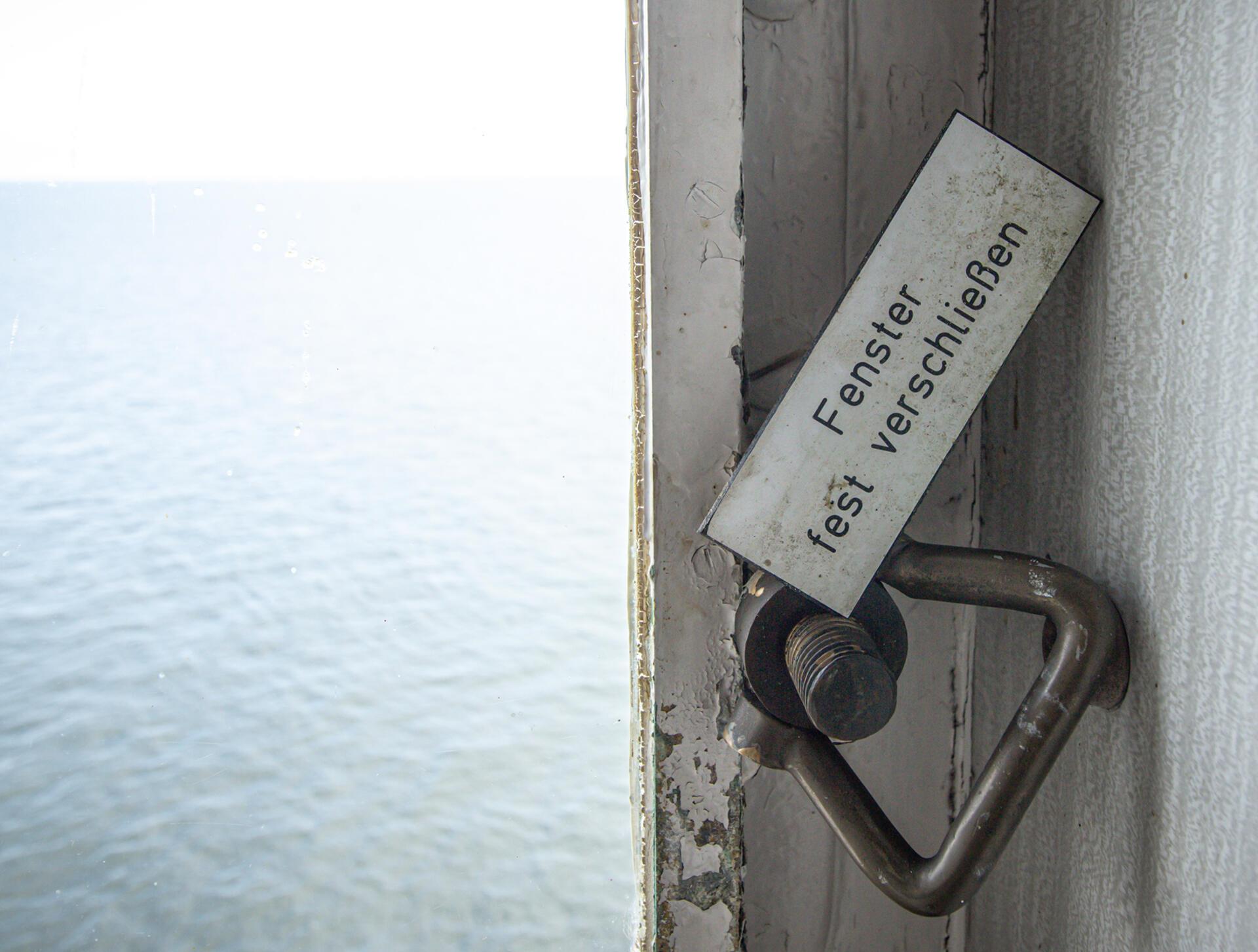 60 Jahre Leuchtturm "Alte Weser":  Vor der Abfahrt besser noch mal prüfen.