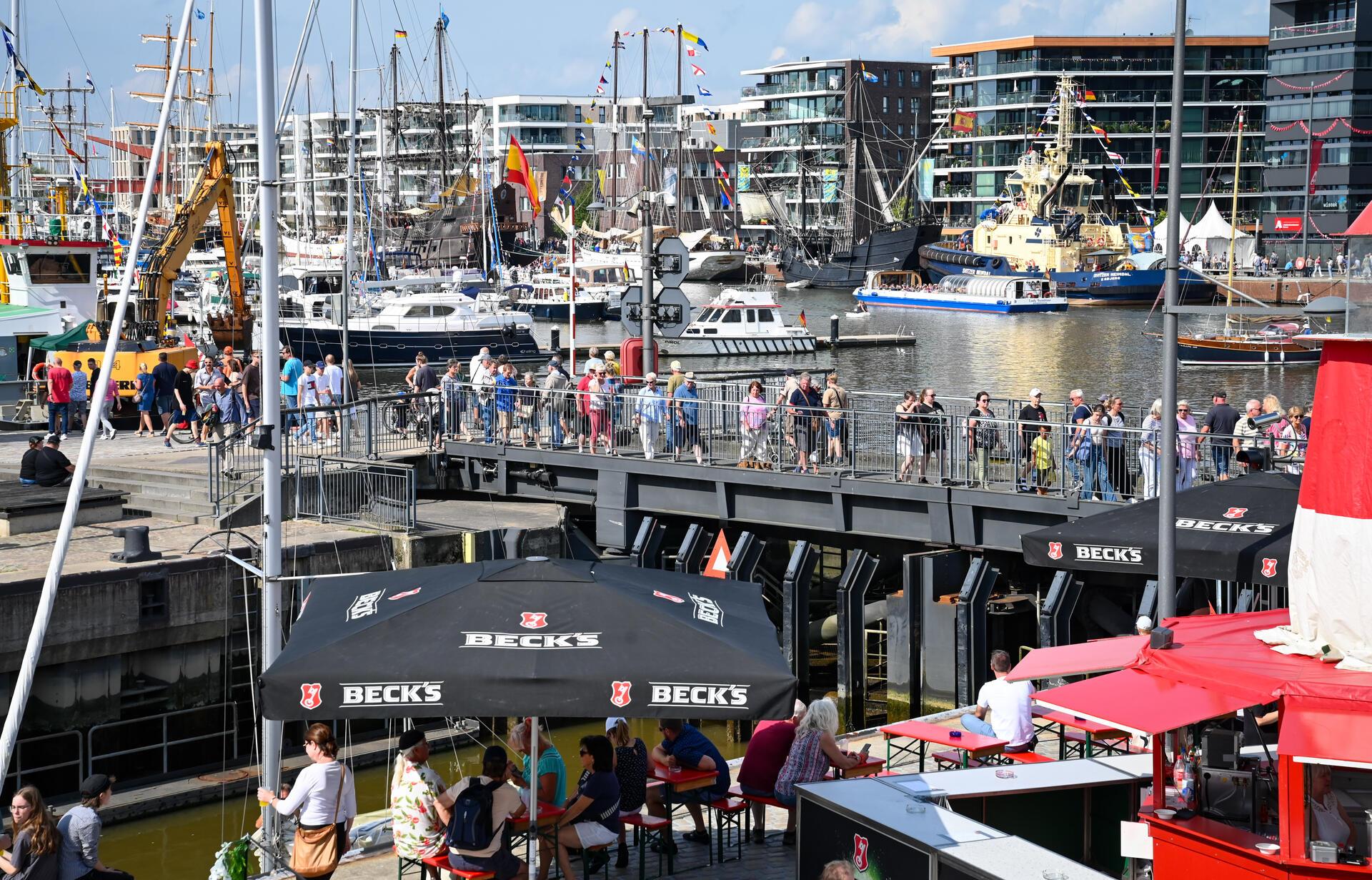 Alles ist schön geschmückt im Neuen Hafen.