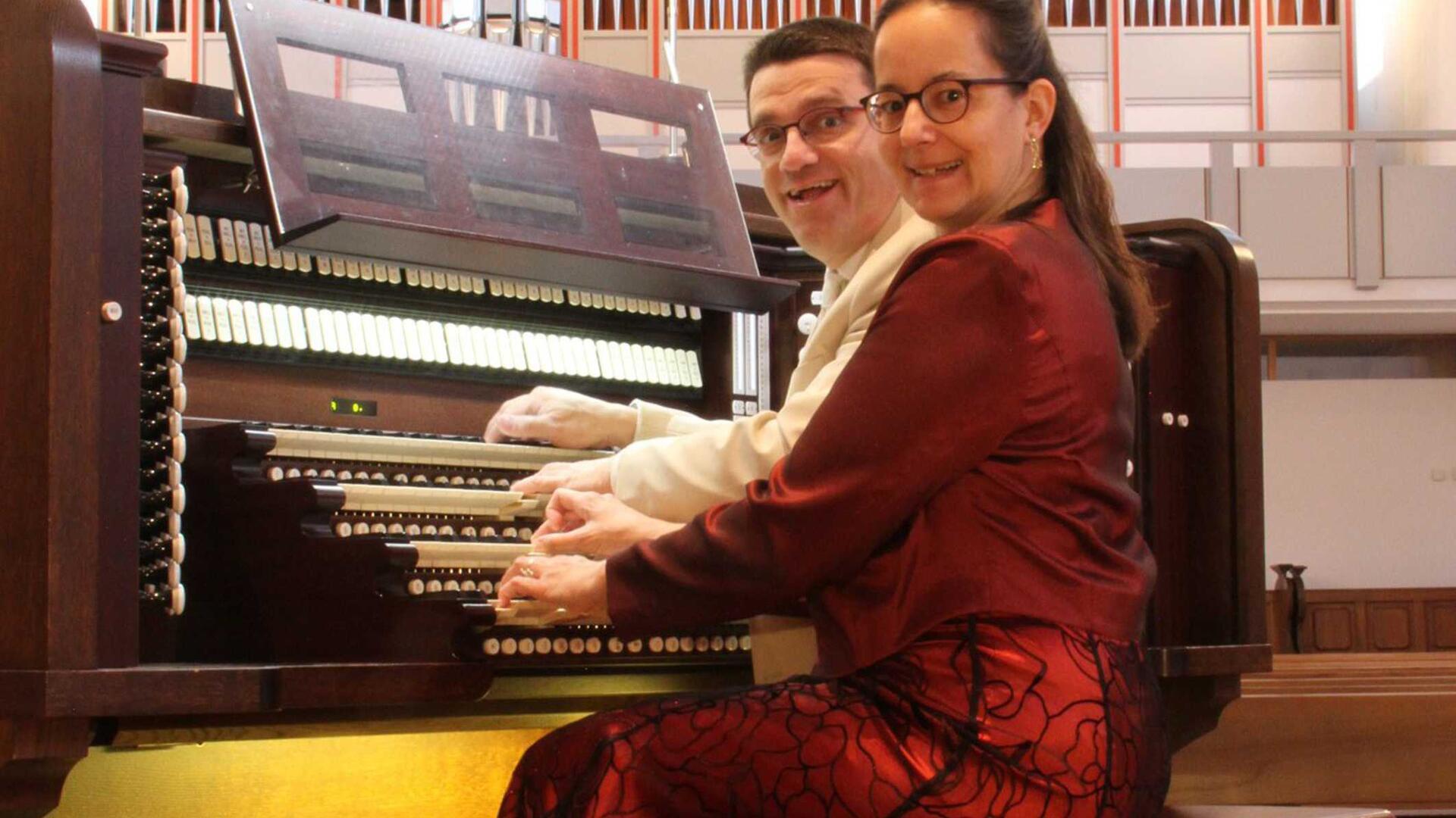 Am Donnerstag, 15. August, findet um 19.30 Uhr ein außergewöhnliches Orgelkonzert mit dem Orgel-Duo Iris und Carsten Lenz in der St. Lamberti-Kirche Selsingen statt.