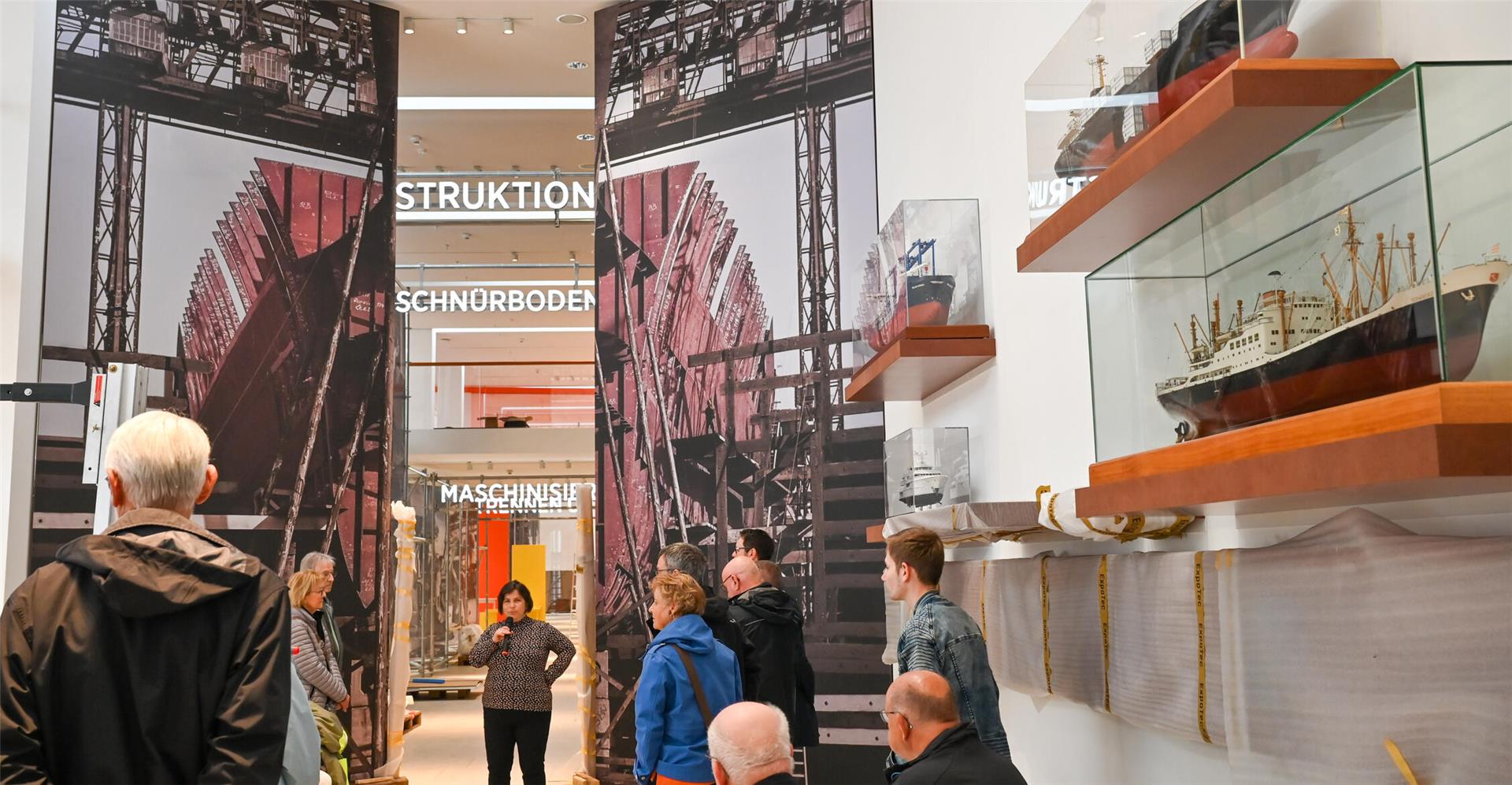 Am Donnerstag dürfen alle Bremerhavener die neue Dauerausstellung im Bangert-Bau erkunden. Das Deutsche Schifffahrtsmuseum bietet bei freiem Eintritt ein Programm an. Das Foto entstand bei einer NZ-Leseraktion Ende Mai.