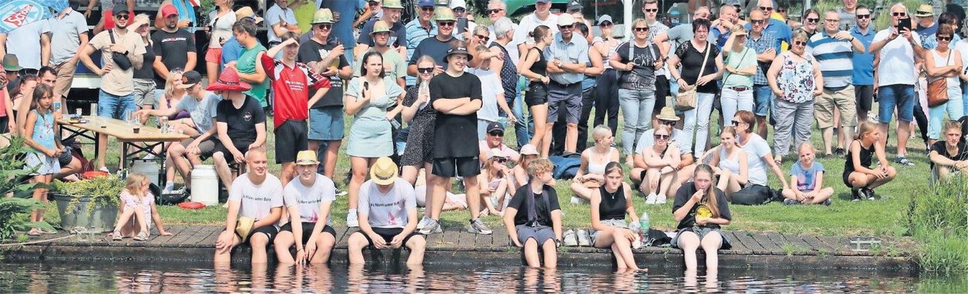 Torfschiffhafen Zuschauer Klappstauregatta