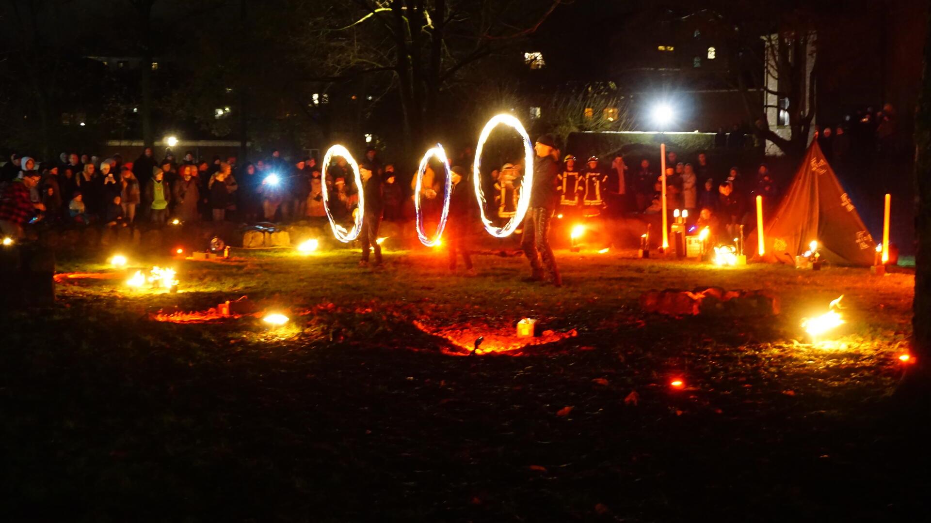 Eine Szene der Feuershow. 