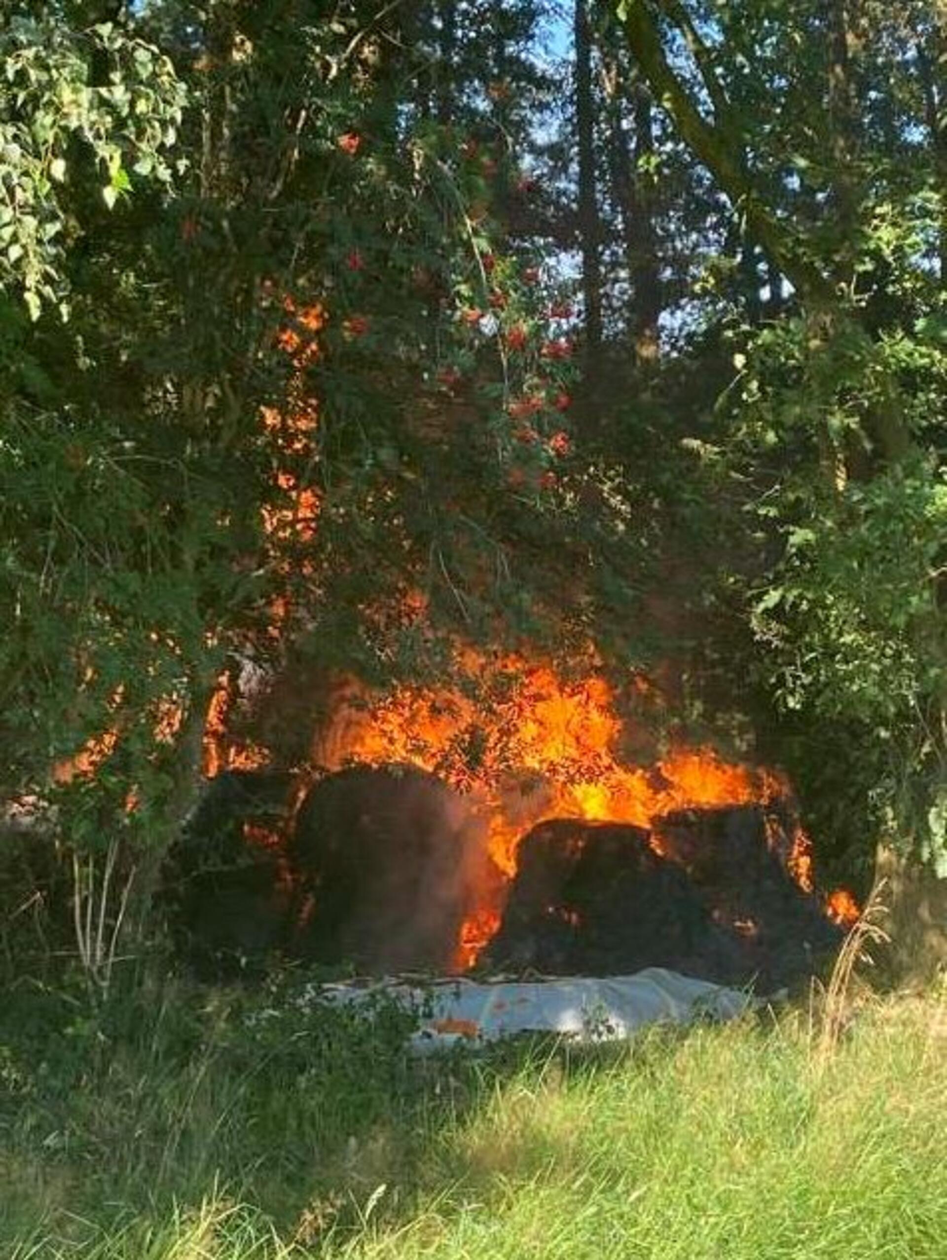 Am Sonntag kam es zu einem Heuballenbrand in Kirchtimke.