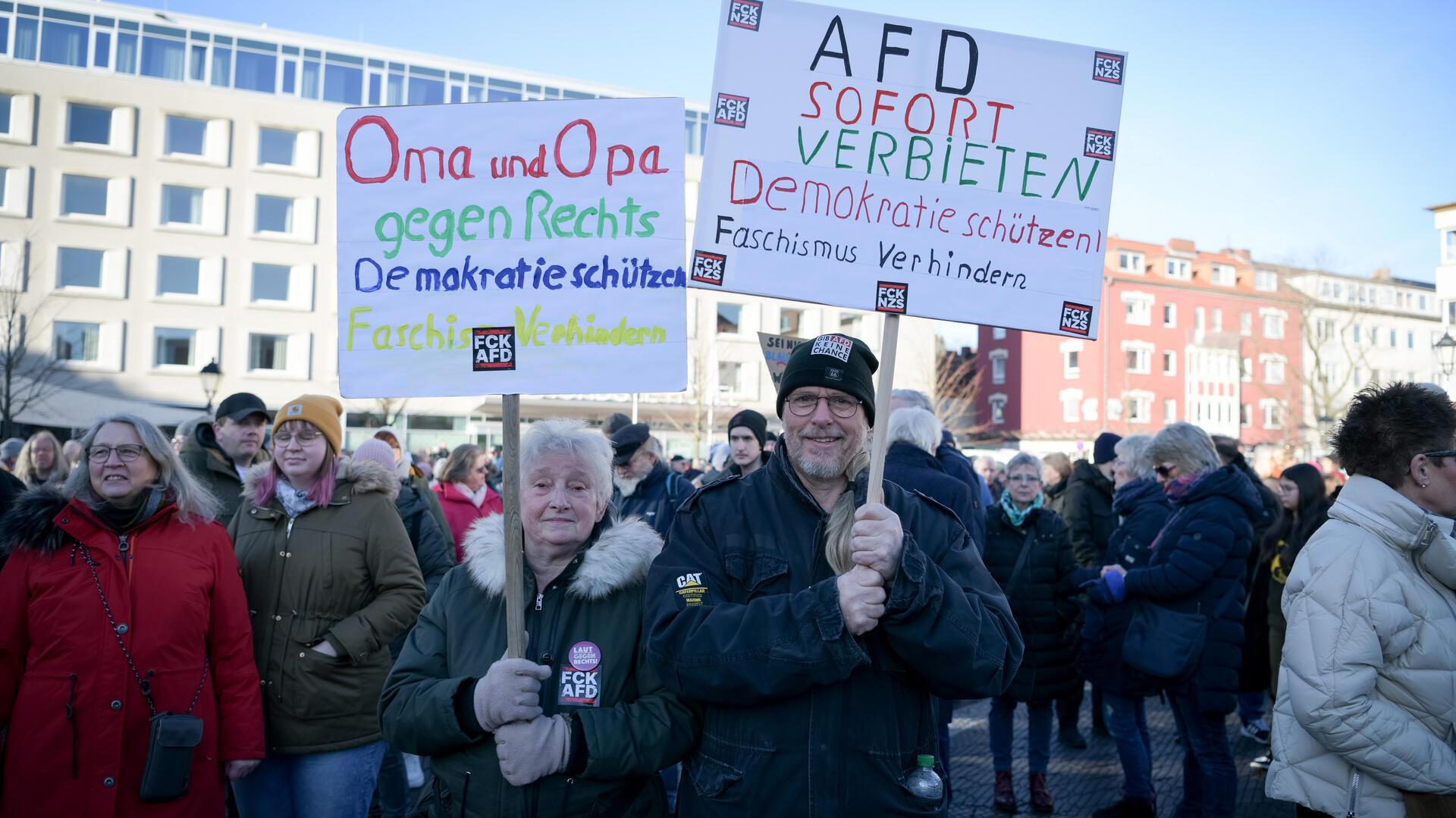 An Demonstrationen gegen Rechtsextremismus nahmen in den vergangenen Wochen nicht selten Zehntausende teil. Sie zeigten damit, dass es nach wie vor eine breite gesellschaftliche Mitte gibt.