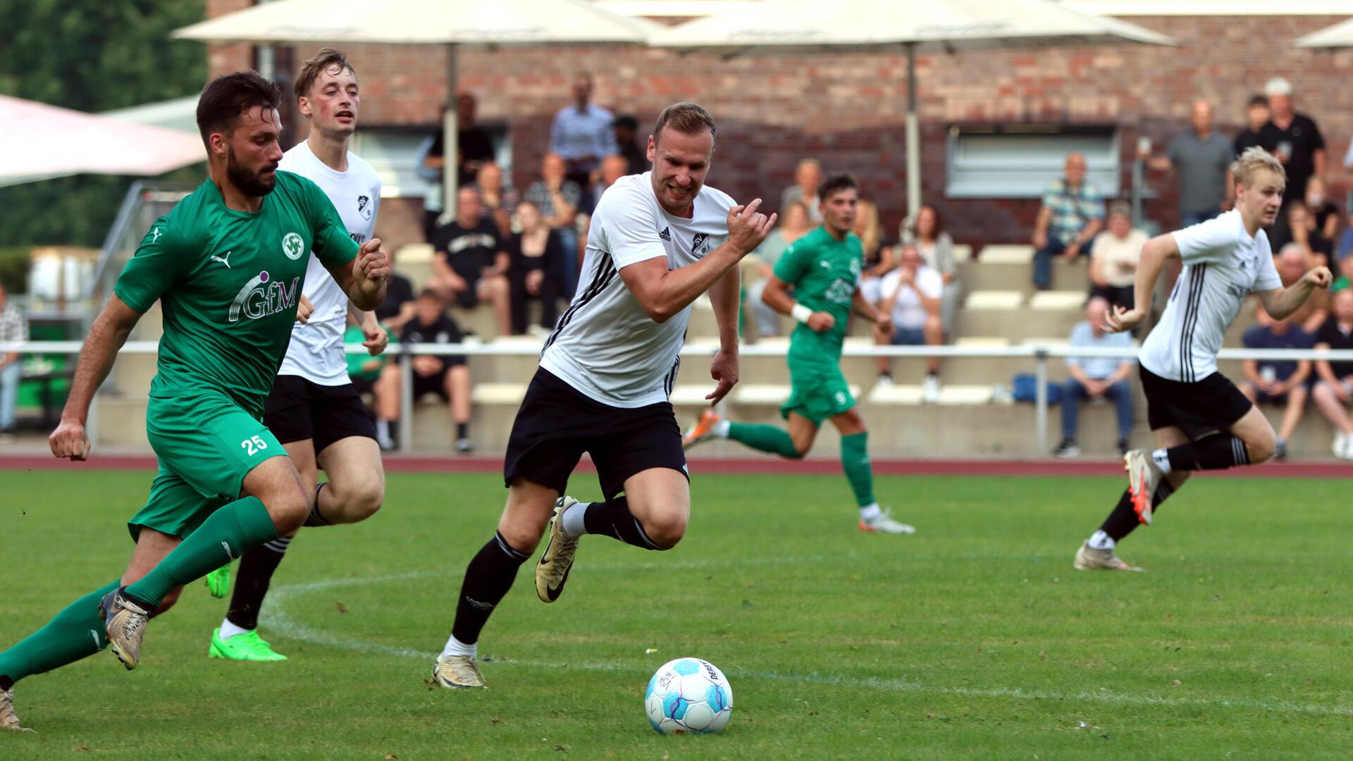 Anderlingens Kapitän Andre Steffens geht immer voller Power, ist gesetzt und erzielte bisher 11 Tore.