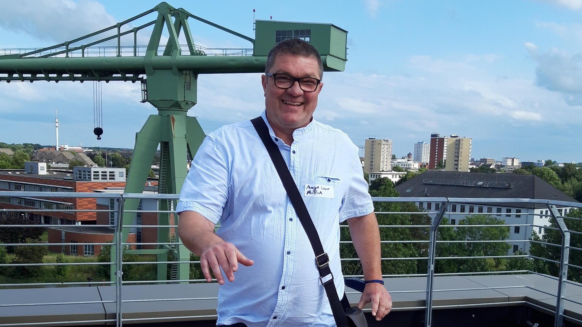 Angel Ivanov berät in Bremerhaven Ratsuchende auf Bulgarisch und Russisch.