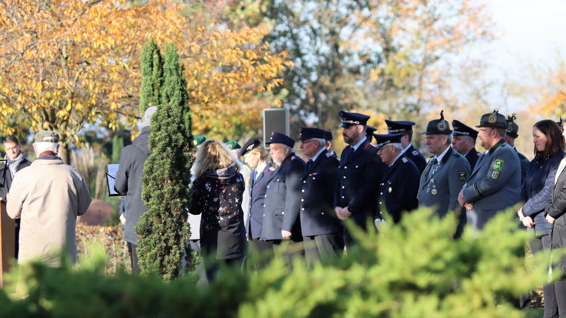 Anlässlich des Volkstrauertages findet auf dem Tarmstedter Friedhof eine Gedenkfeier statt.