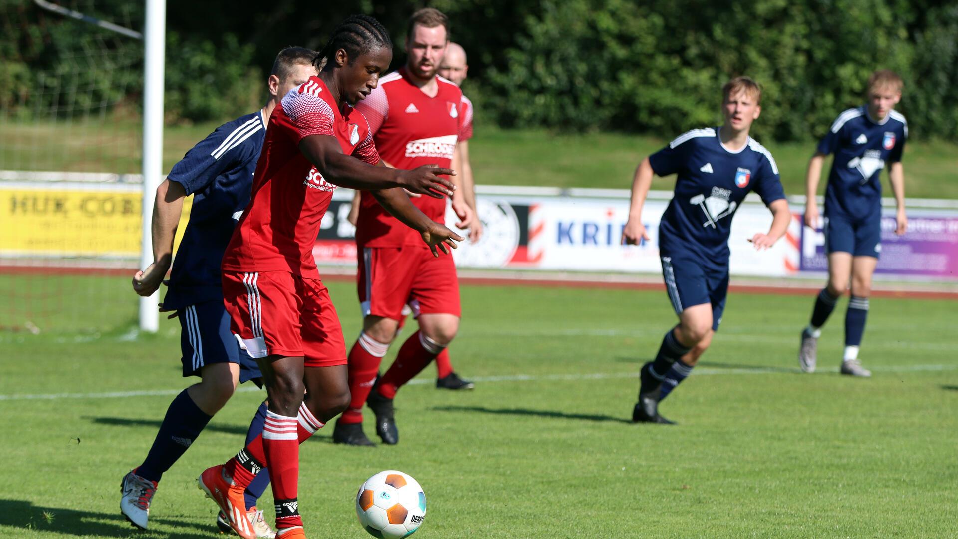 Außenbahnspieler Kassette Thompson dribbelstark und nur schwer vom Ball zu trennen.