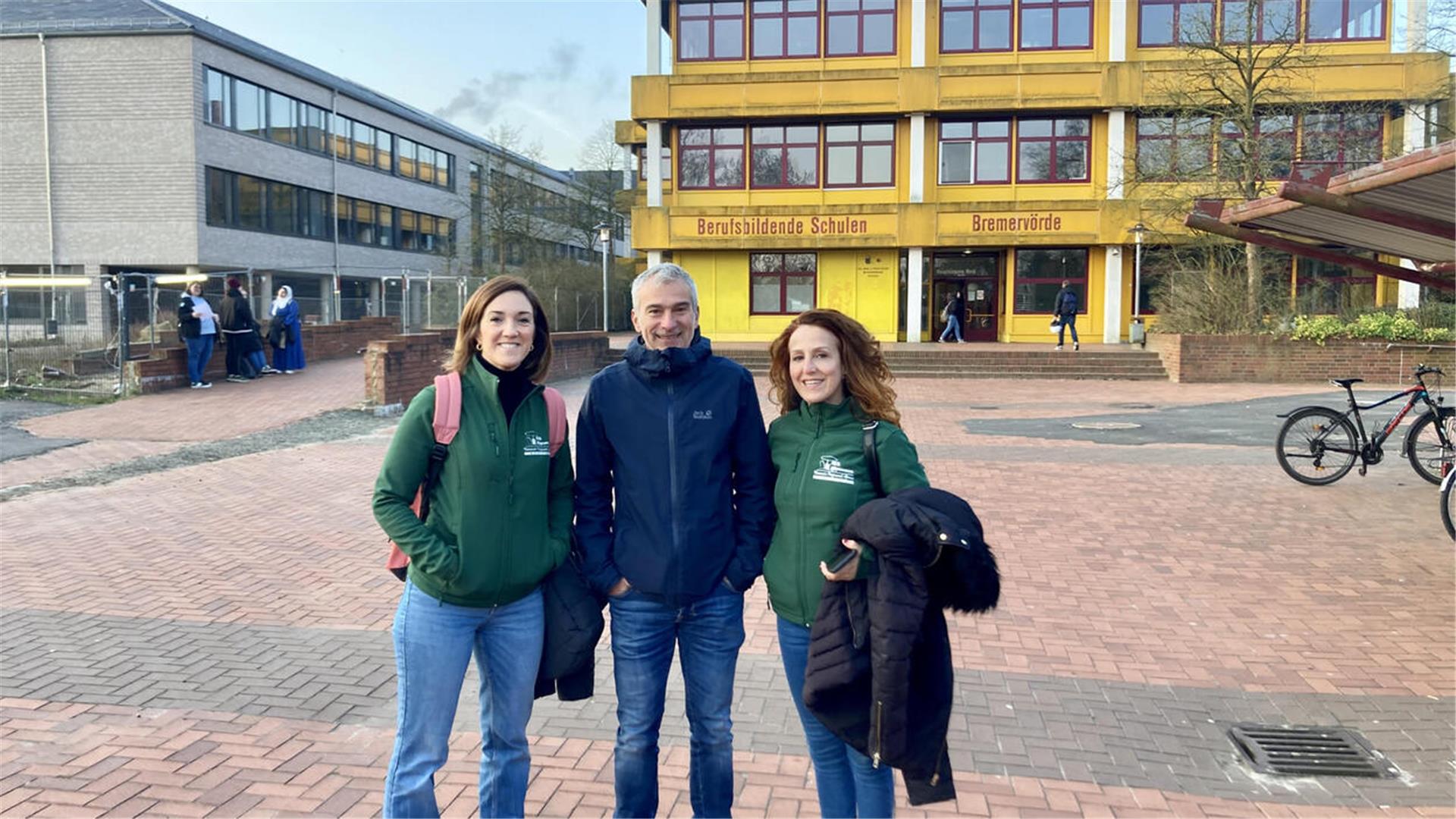 BBS-Lehrer Andreas Rink freut sich über den Besuch aus Spanien.