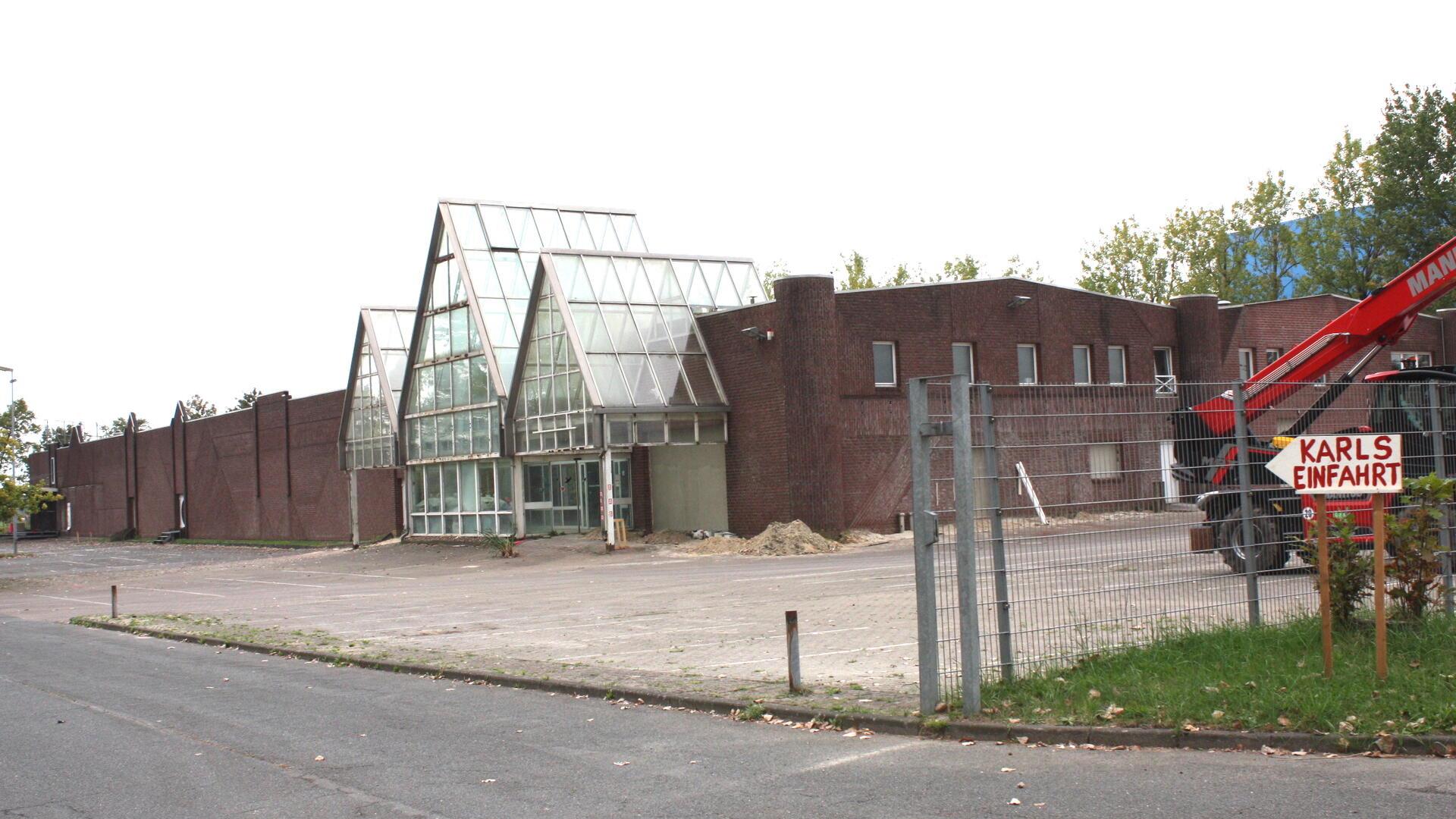 Begonnen haben bereits die Vorbereitungsarbeiten für die Bauarbeiten an der geplanten Markthalle.