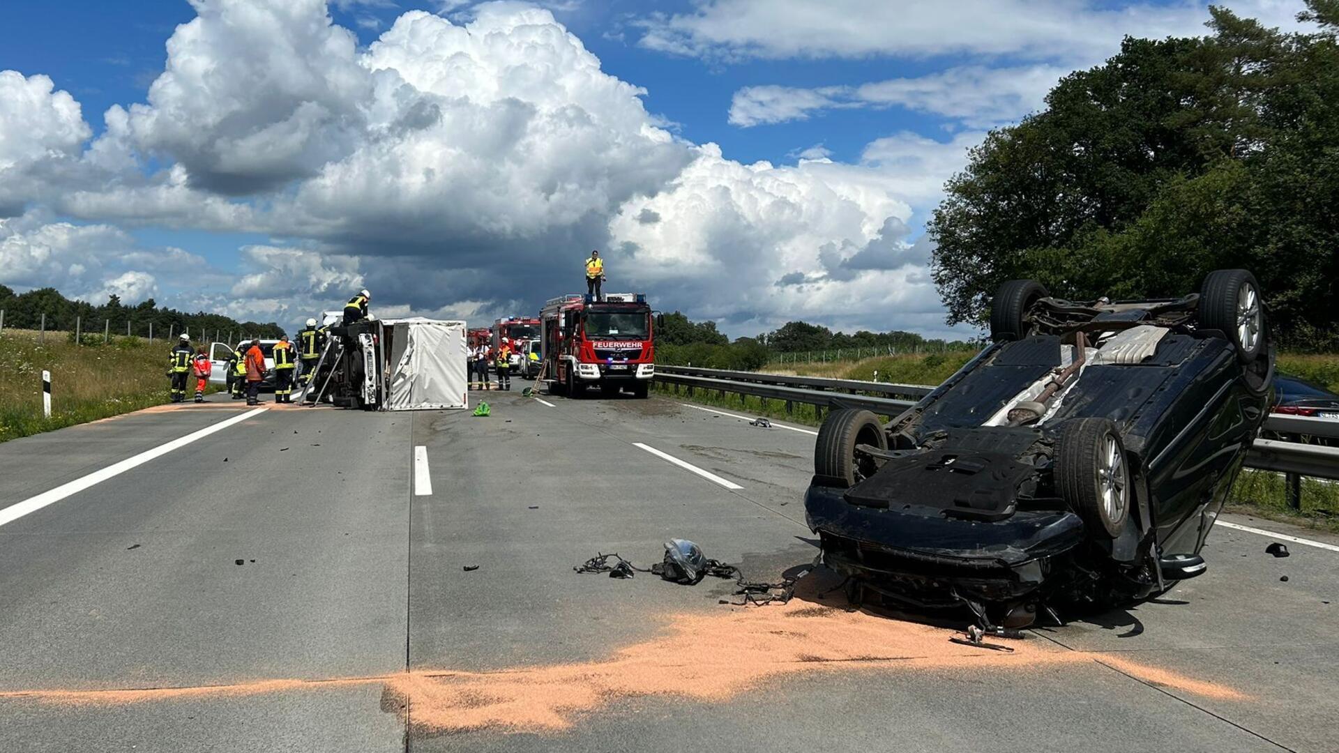 Bei dem Unfall auf der A1 wurden die Verunfallten nur leicht verletzt.