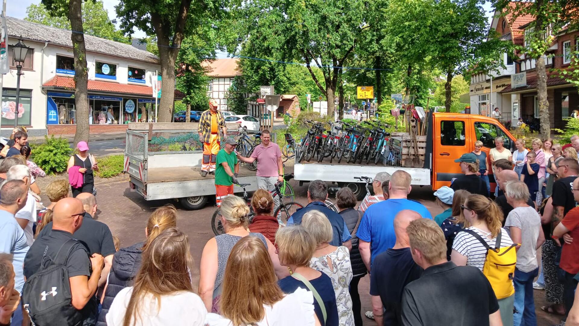 Bei der Fundsachenversteigerung am Sonnabendmittag konnten mit etwas Glück gut erhaltene Drahtesel für schmales Geld ersteigert werden.