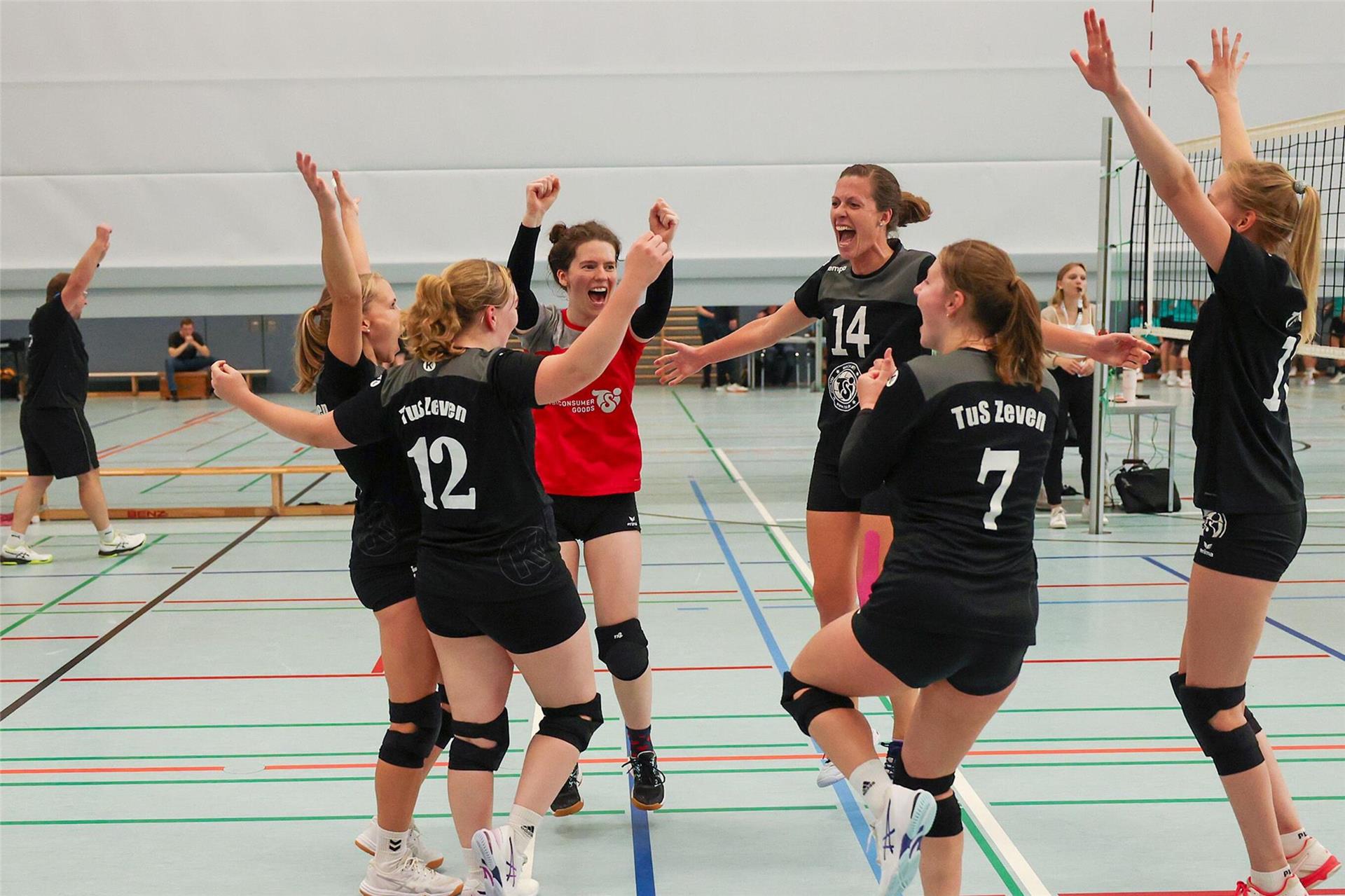 Beim Auswärtssieg in Lüneburg gab es endlich wieder etwas zu jubeln für die Spielerinnen des TuS Zeven.