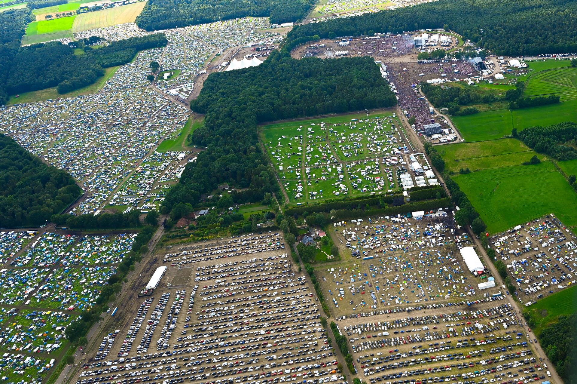 Beim Hurricane hält der Veranstalter große Parkflächen vor - dafür sollen die Fans in Zukunft zahlen.