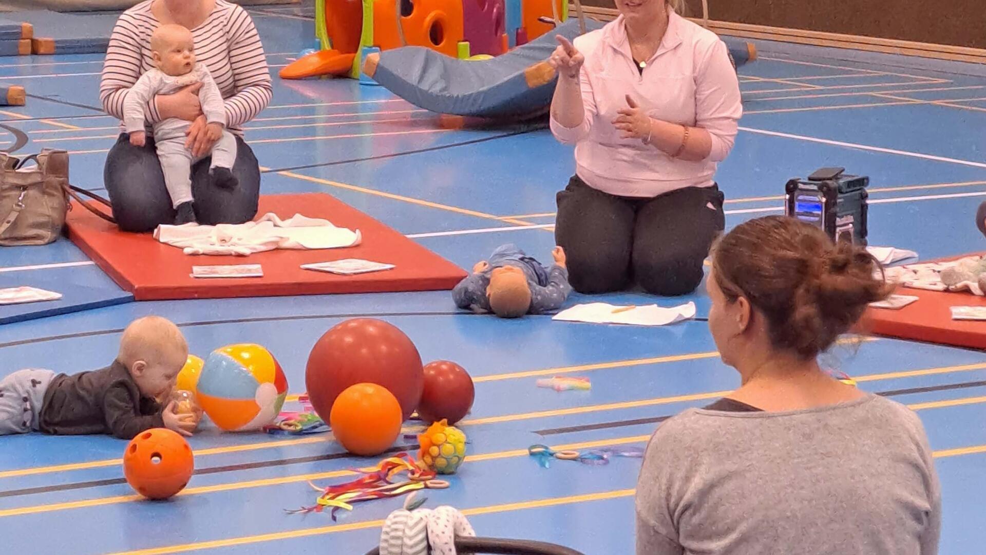 Bereits in einer Schnupperstunde wurde das neue Angebot des TSV Uthlede „Babys in Bewegung“ für Kinder von vier bis zehn Monaten sehr gut angenommen, so dass es jetzt fest in das Programm aufgenommen wurde.