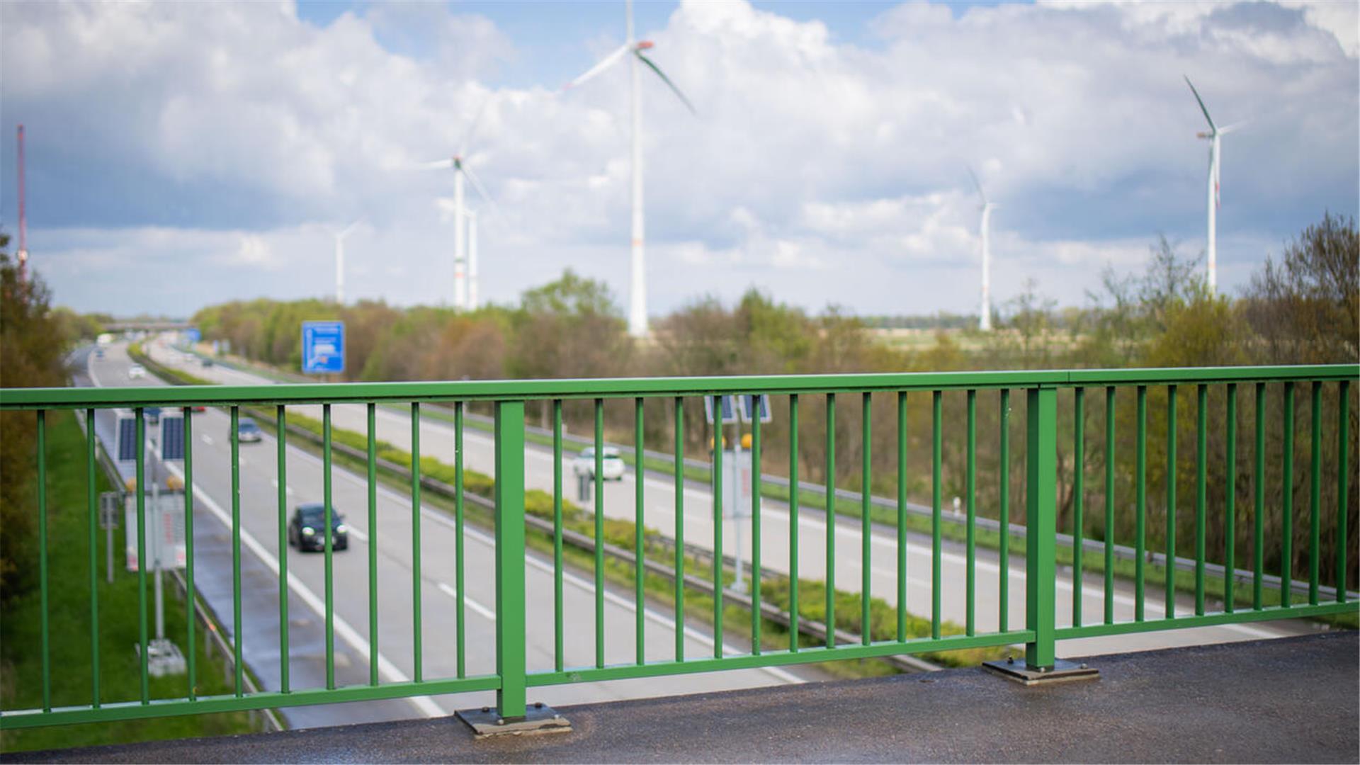 Autobahnbrücke