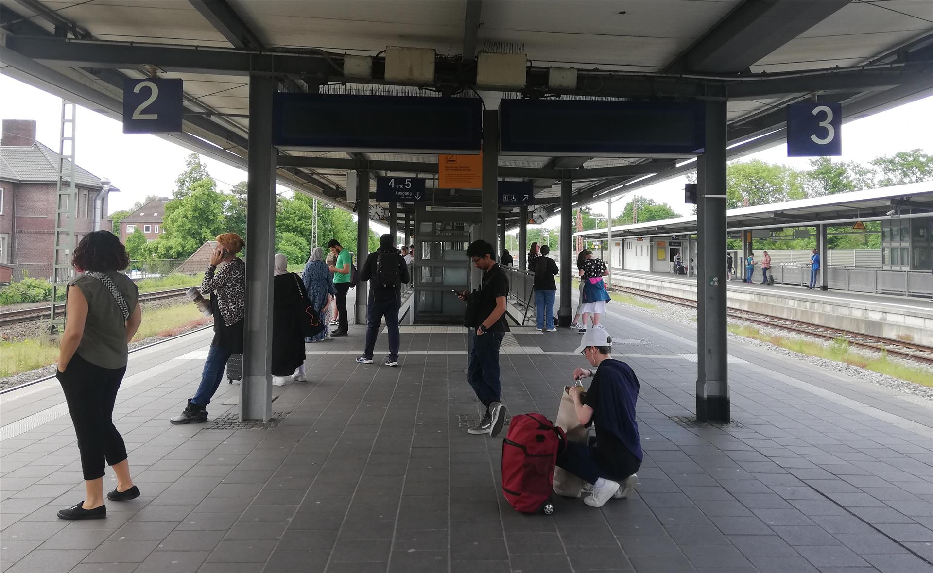 Gleis 2 und 3 am Hauptbahnhof Bremerhaven