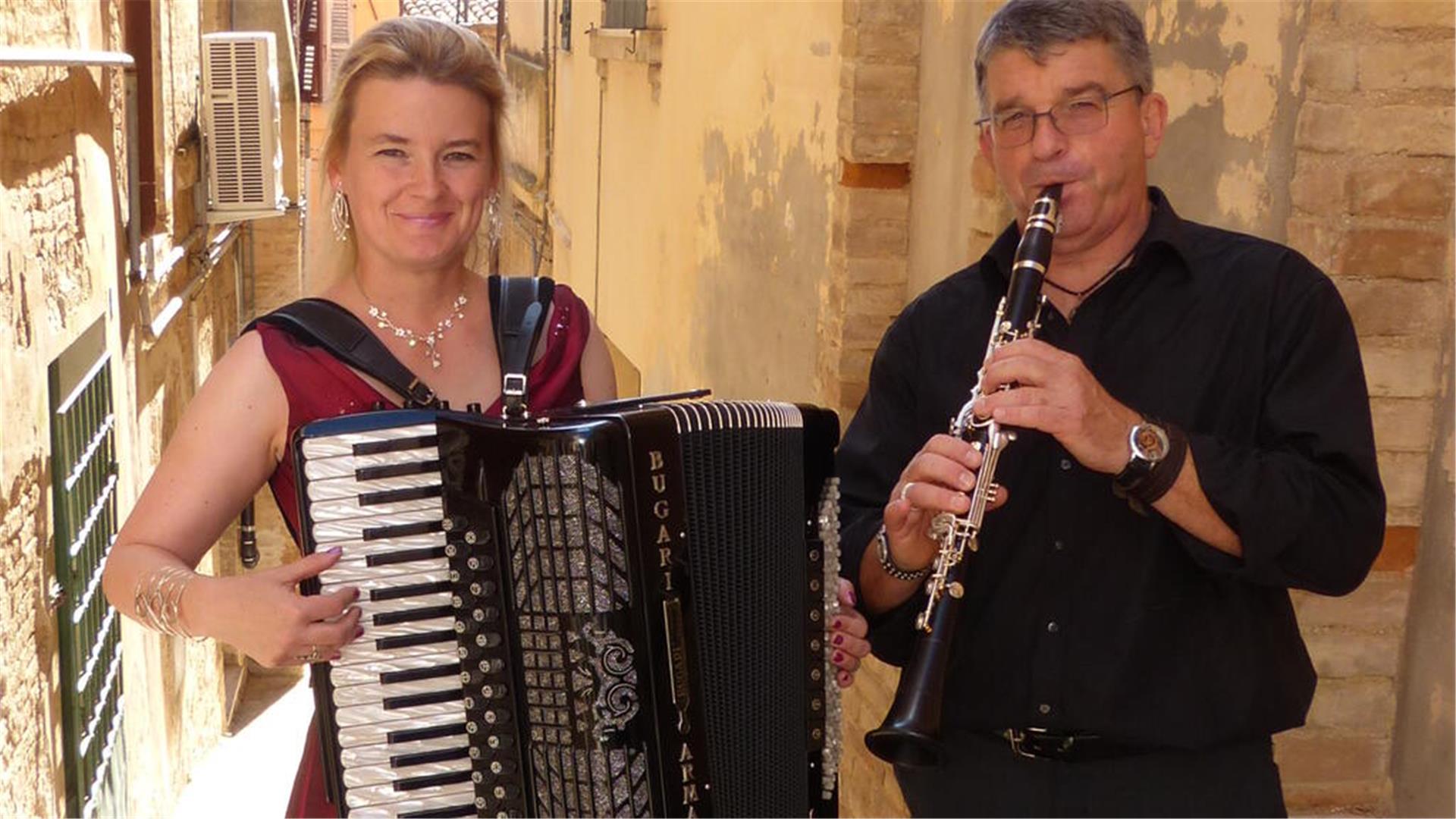 Musik-Duo würdigt Edith Piaf in St. Jacobi Kirche Bad Bederkesa