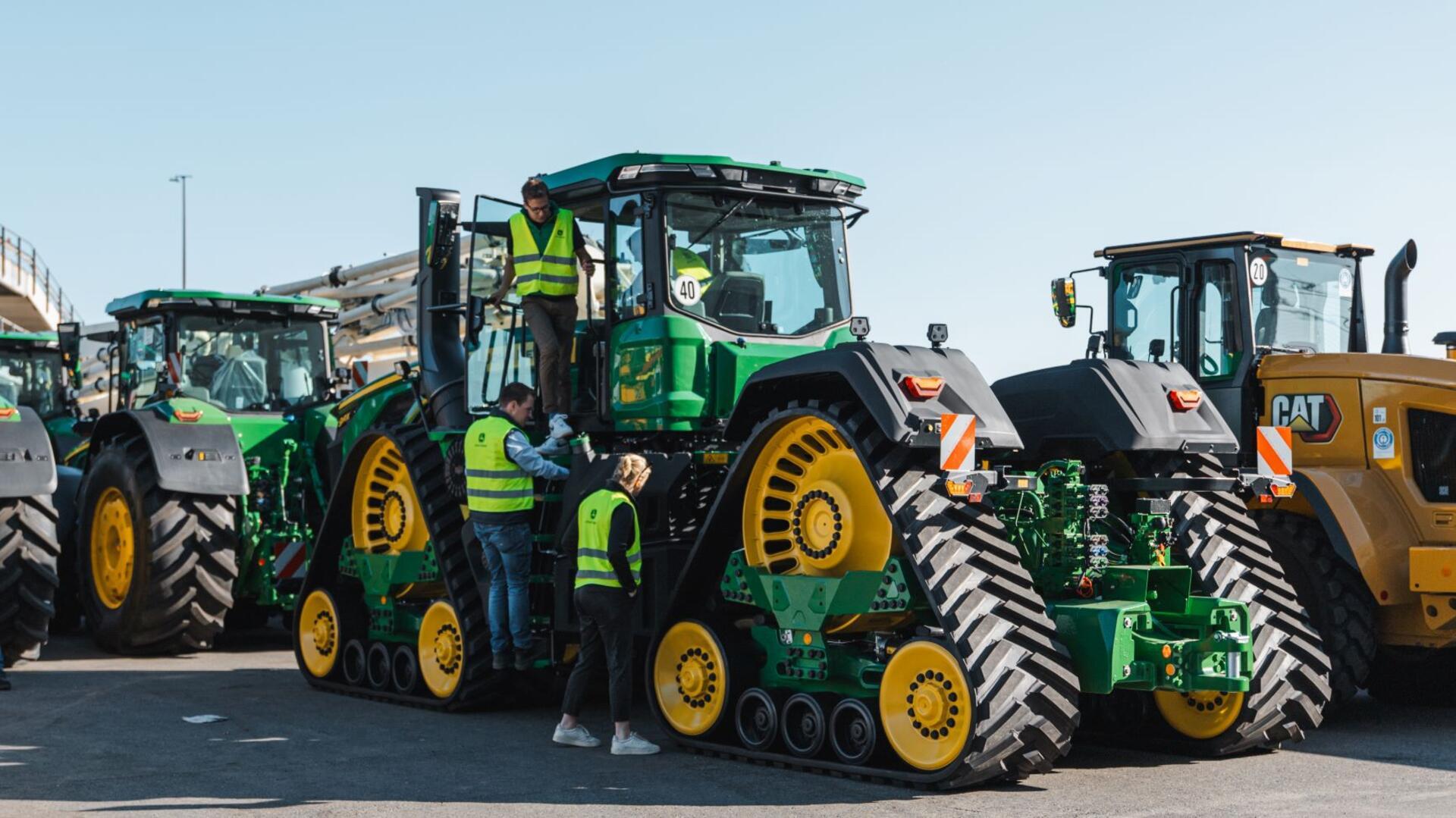 John-Deere-Raupenschlepper vom Typ 9RX