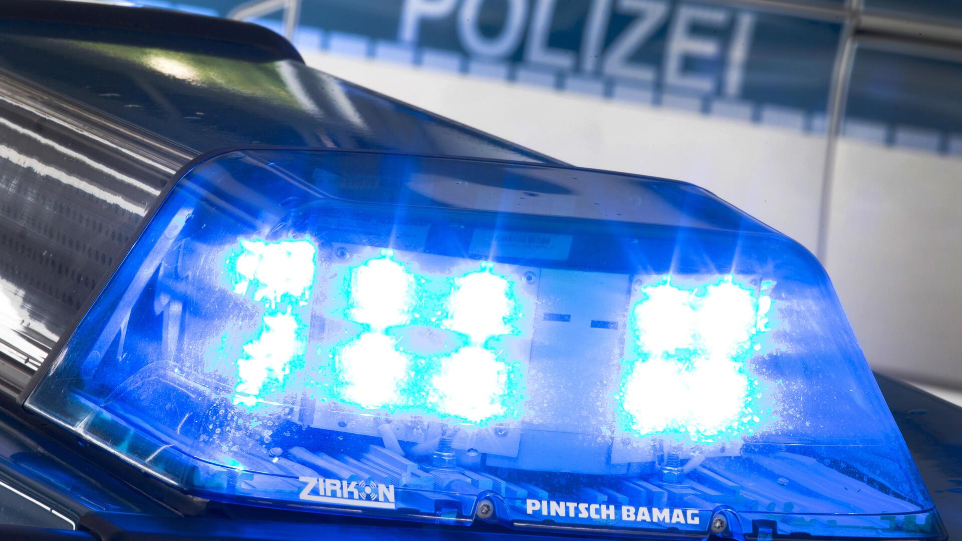 Ungebremst gegen Straßenbaum - 21-Jähriger unter Drogenverdacht