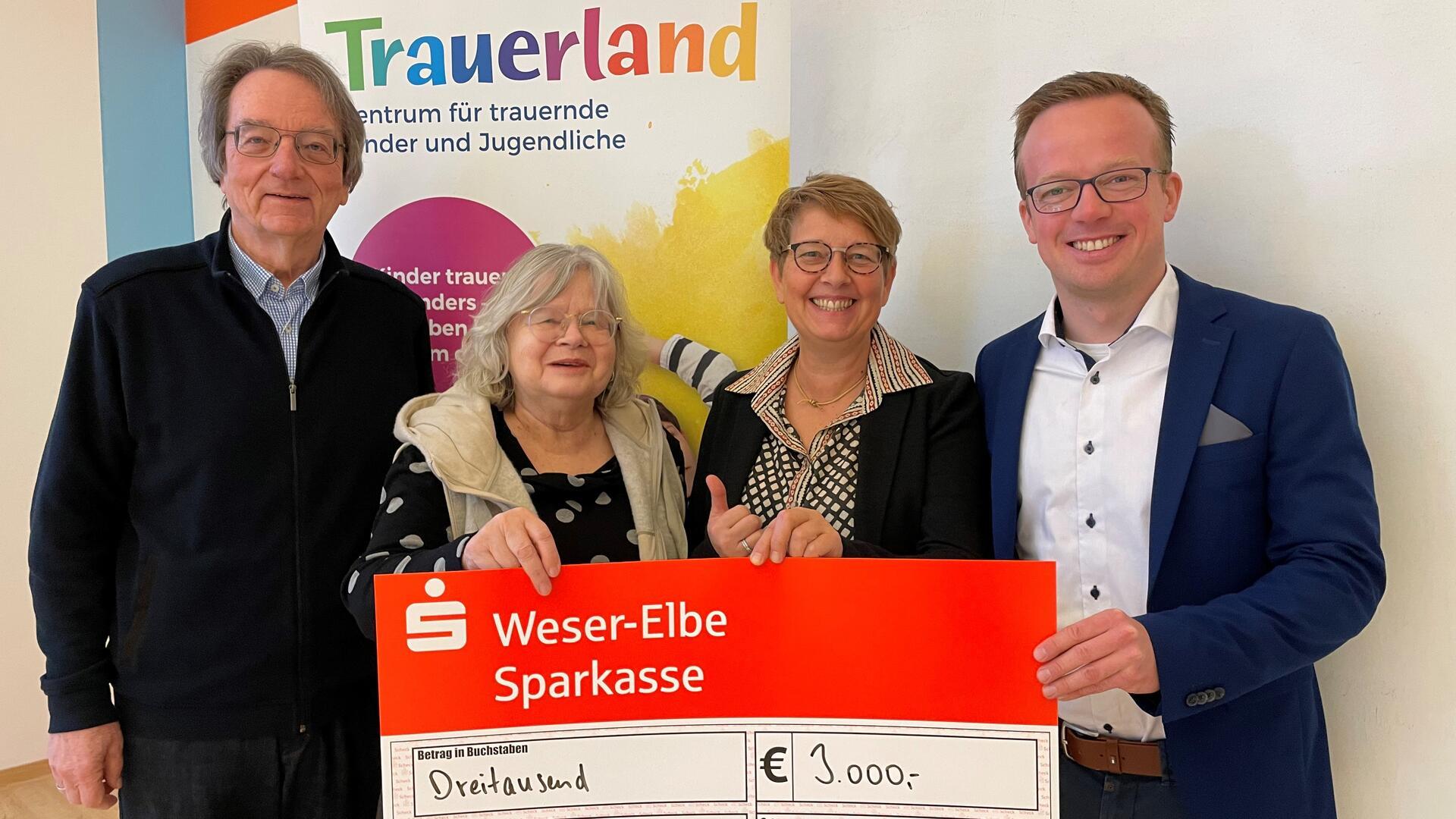 Trauerland-Zentrum: Welfonder Stiftung übergibt Spende