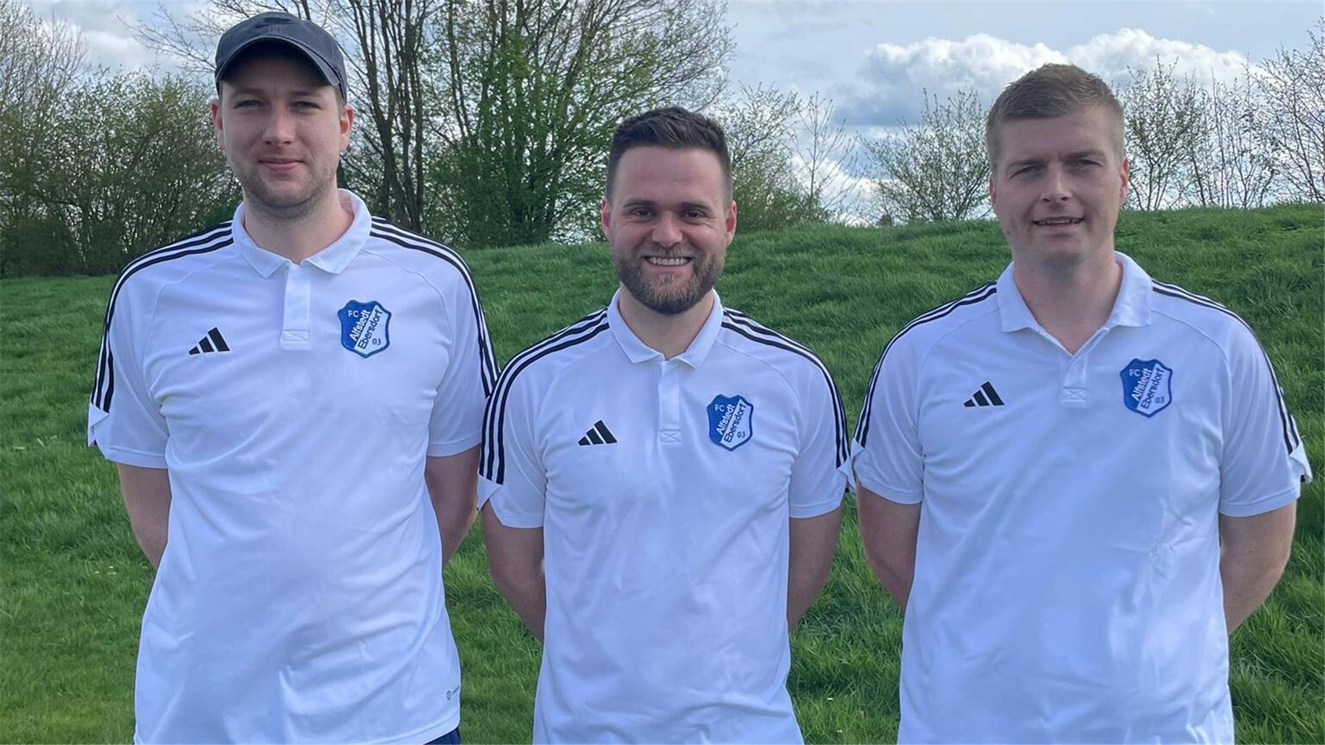 Bilden ab Sommer das neue Trainer-Trio beim FC Alfstedt/Ebersdorf: Niklas Frey, Marten Brandt und Co-Trainer Jörn Petersen.