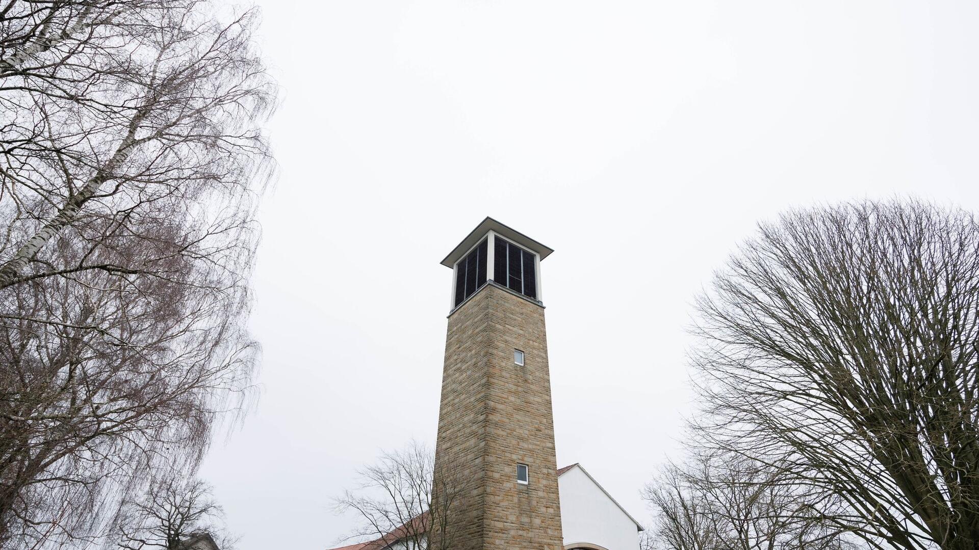 Blick auf die Evangelisch-lutherische König-Christus Kirche Oesede.