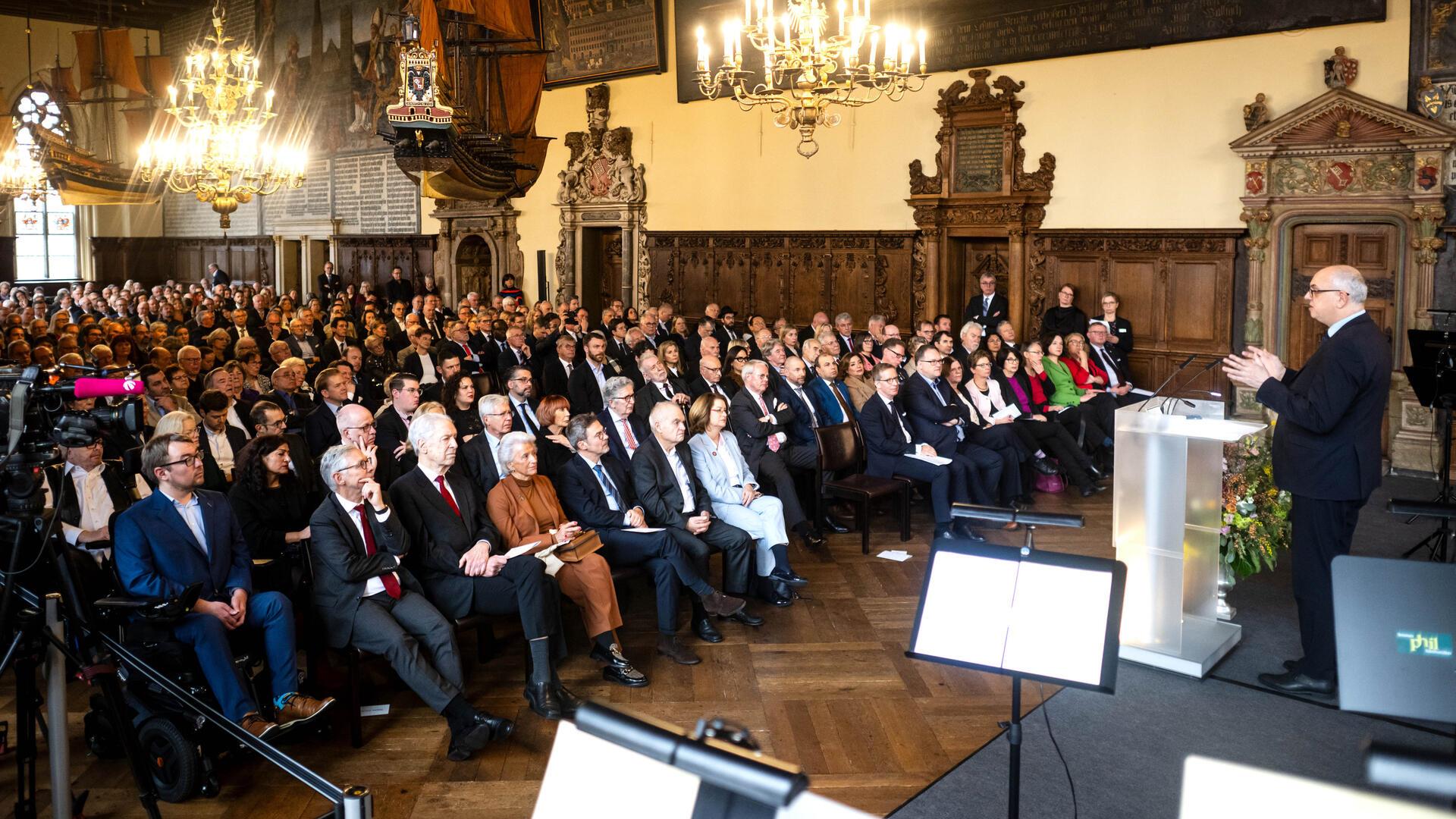 Bremens Regierungschef Andreas Bovenschulte (SPD spricht beim Neujahrsempfang des Senats im Rathaus.