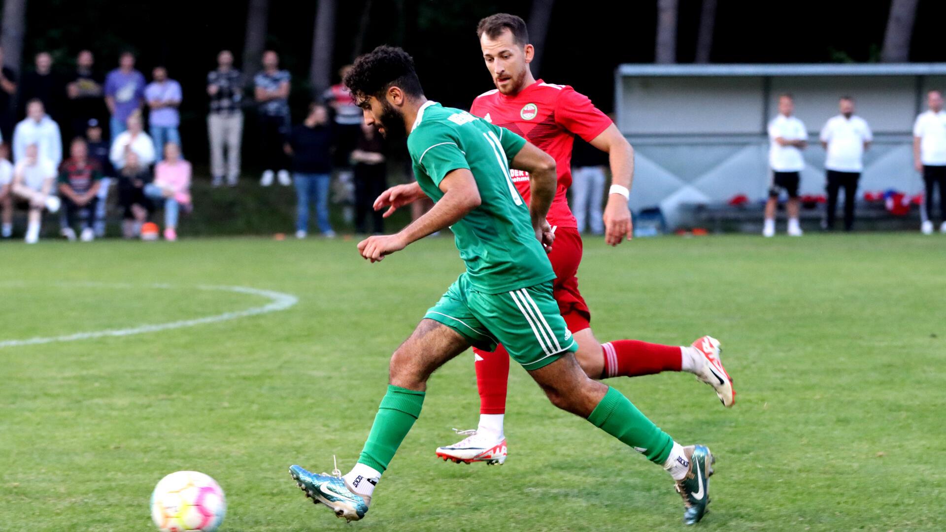 Bremervördes Defensivspieler Dominik Willkomm (re.) ist eine tragende Säule beim Aufsteiger.