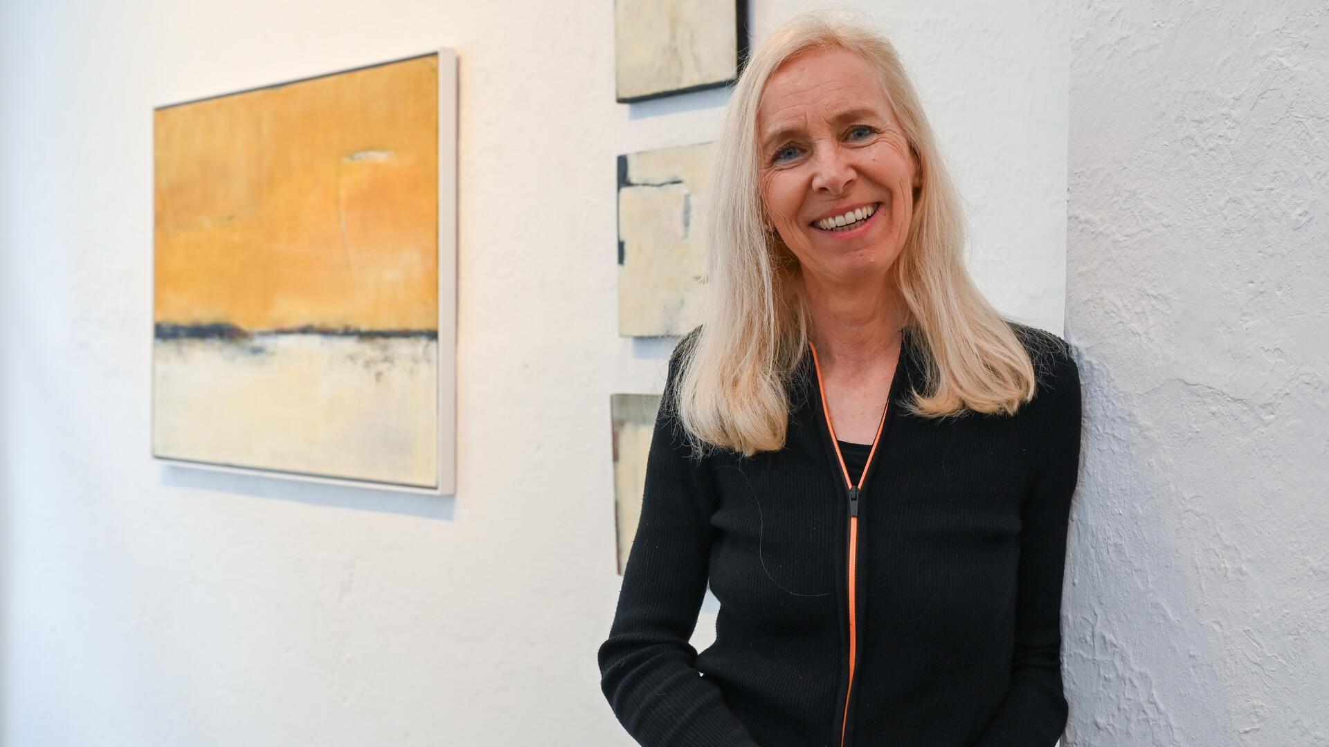 Die Kunstmalerin Christiane Pieper stellt in Bremerhavener Galerie aus. 