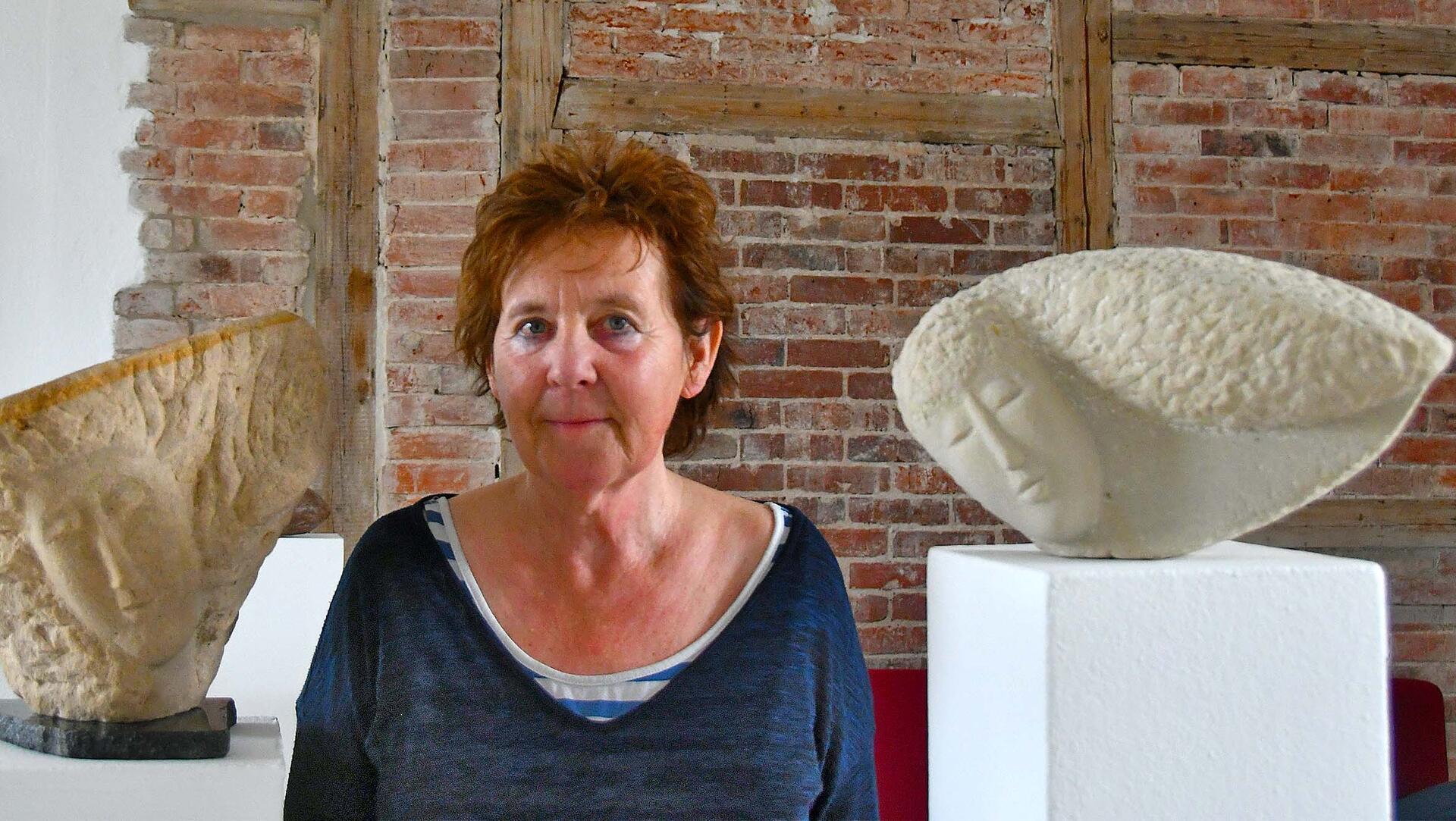 Claudia Krentz zeigt ihre Skulpturen. Sie plant im Sommer eine Ausstellung.