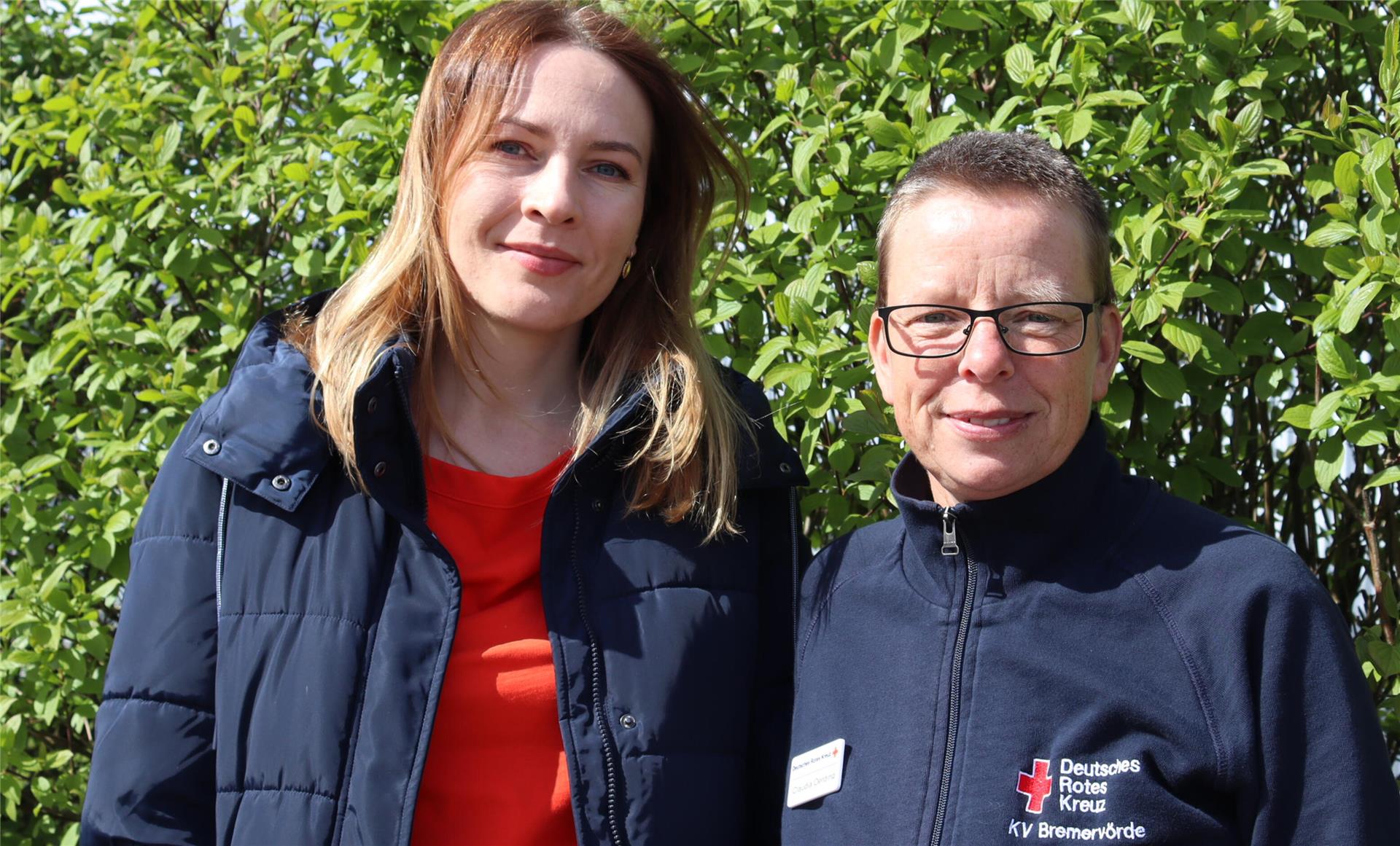 Claudia Oerding unterstützt die Ukrainerin Myroslava Sylman (links), wo sie kann.