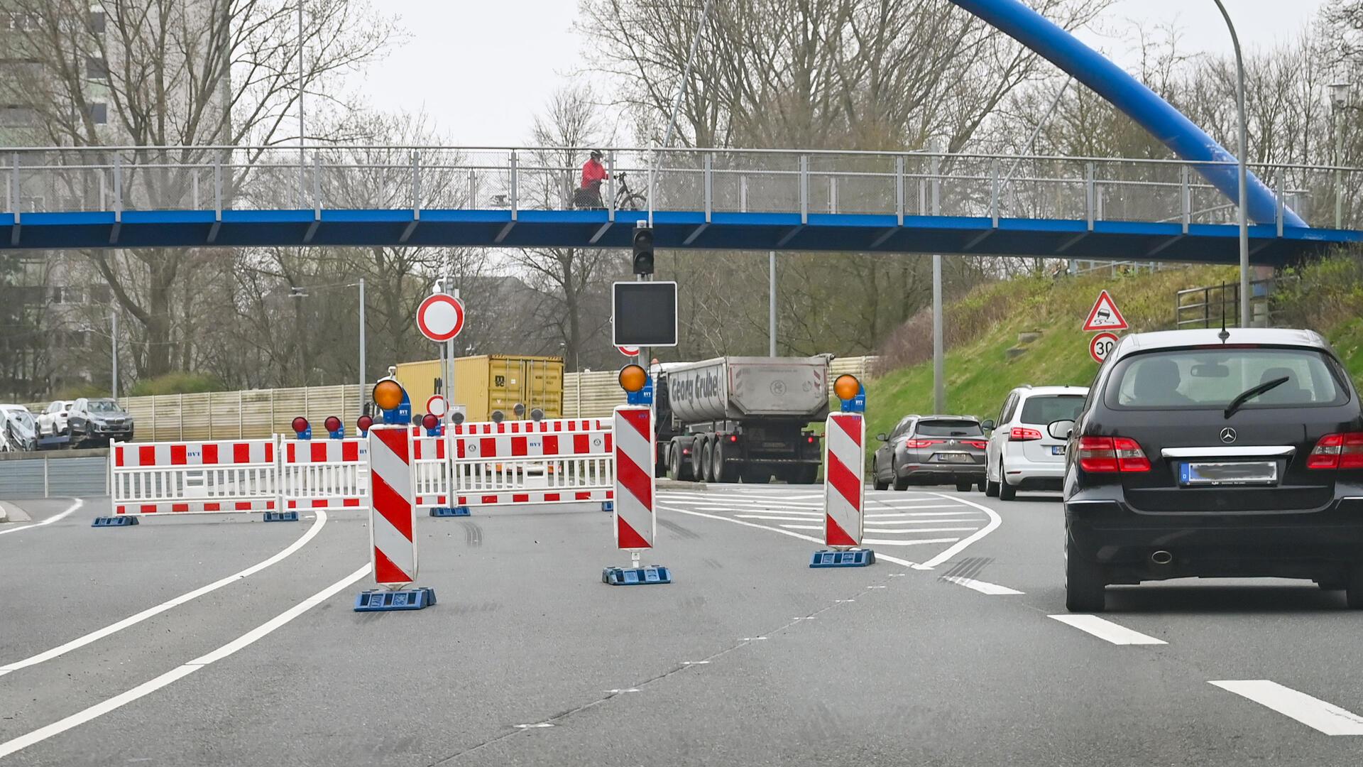 Das Archivbild zeigt eine Tunnelsperrung. Am verlängerten ersten-Mai-Wochenende hat es zwei Störungen gegeben.