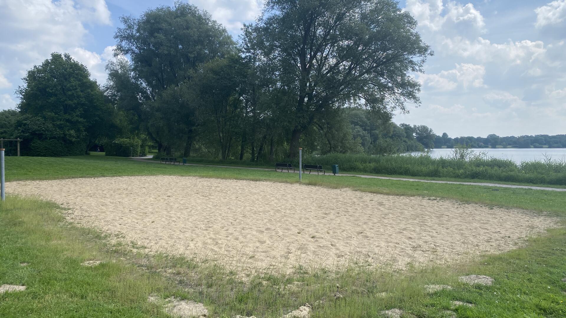 Das Beach-Volleyballfeld am Vörder See soll aufgewertet und zu einem multifunktionalen Jugendspielplatz erweitert werden.