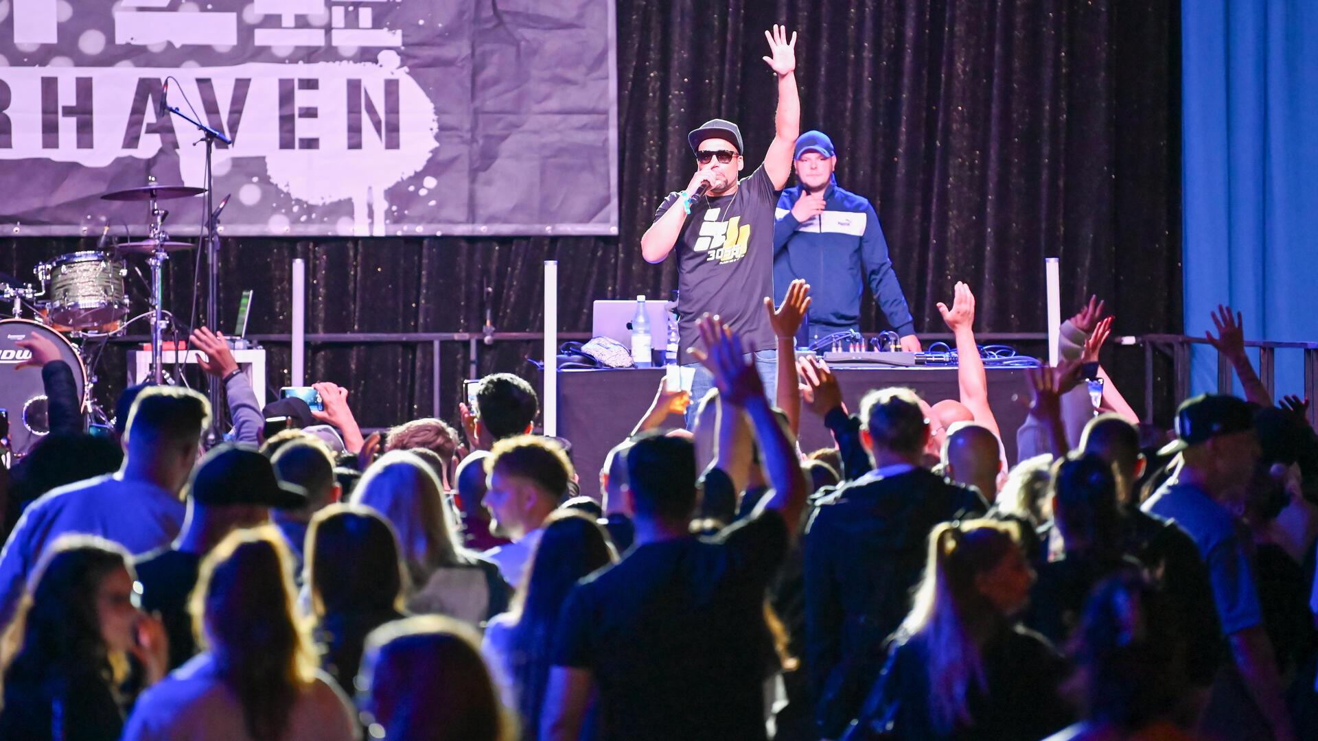 Das Hip-Hop-Festival "Havenbeatz" in der Bremerhavener Stadthalle. BNB JUUZE treten als erste Gruppe auf.