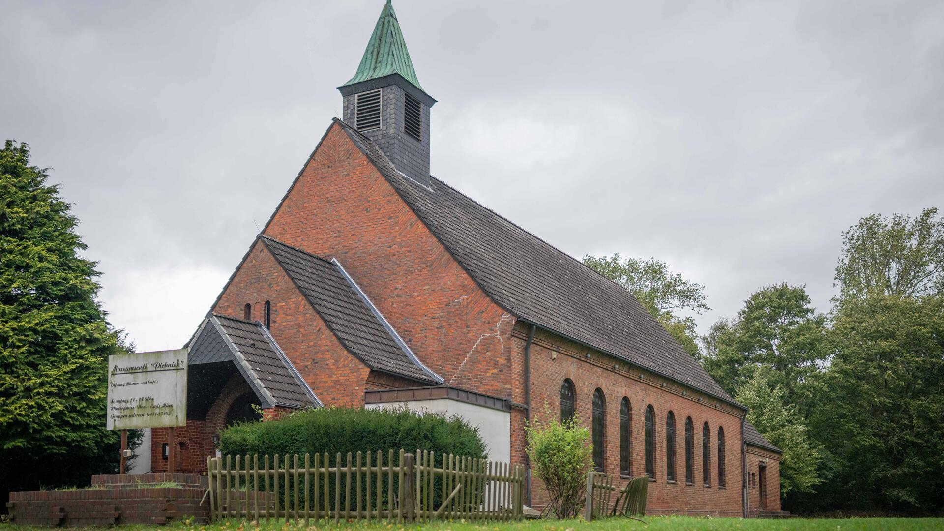 Das Museum der 50er Jahre befindet sich noch in der ehemaligen amerikanischen Kirche auf dem Carl-Schurz-Gelände.