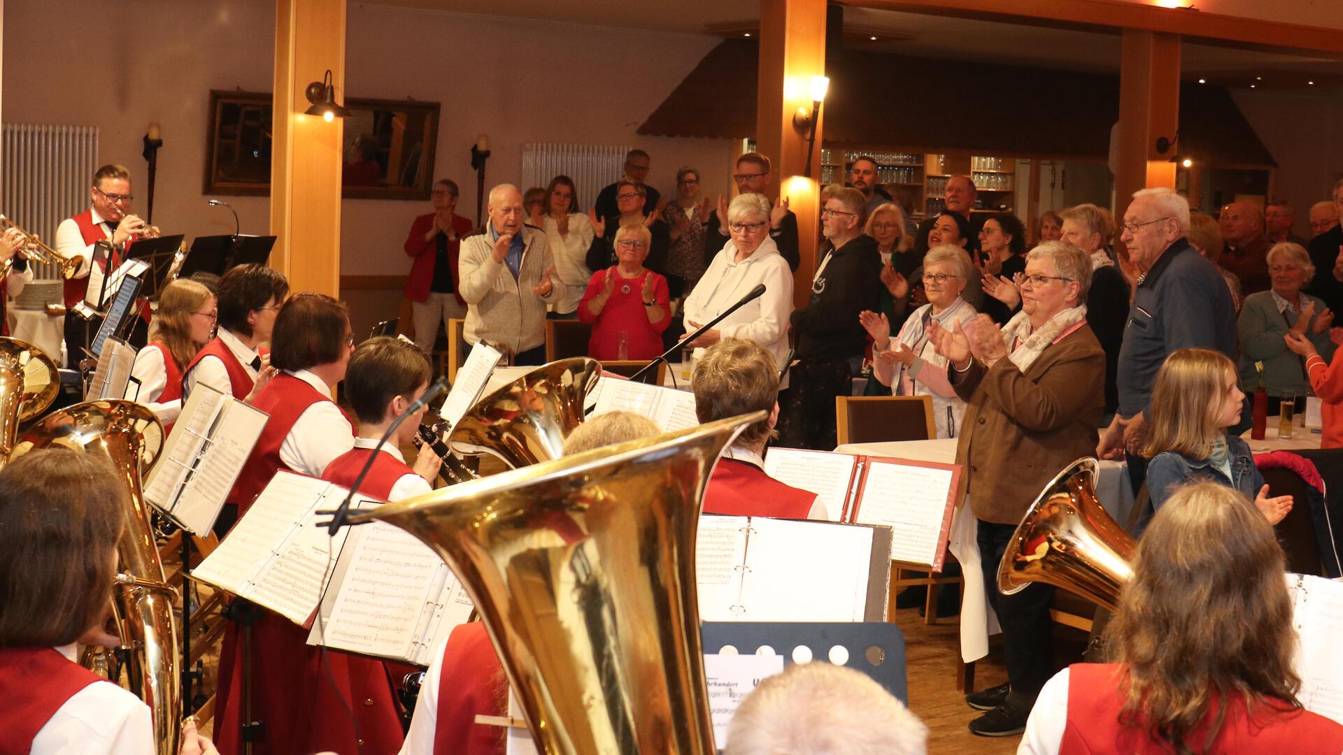 Das Publikum honorierte die Leistung der Musiker mit stehenden Ovationen.