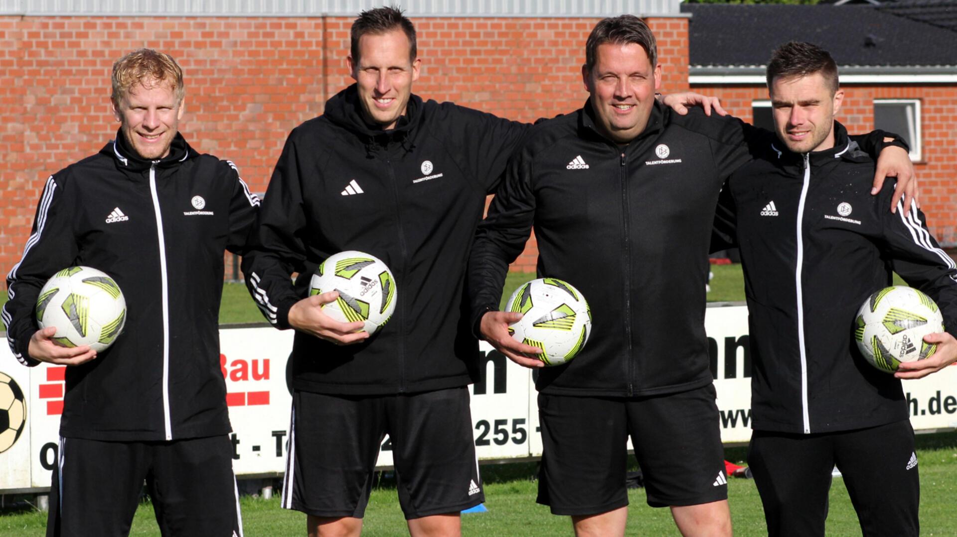 Das Trainerquartett Lukas Ringen, Hendrik Lemke, Andreas Kierath und Christoph Meinke arbeitete bis Juni 2024 zusammen. Der Bremervörder Hendrik Lemke ist nach seinem Wechsel zu den Bundeliga-Damen des SV Werder Bremen nicht mehr dabei.