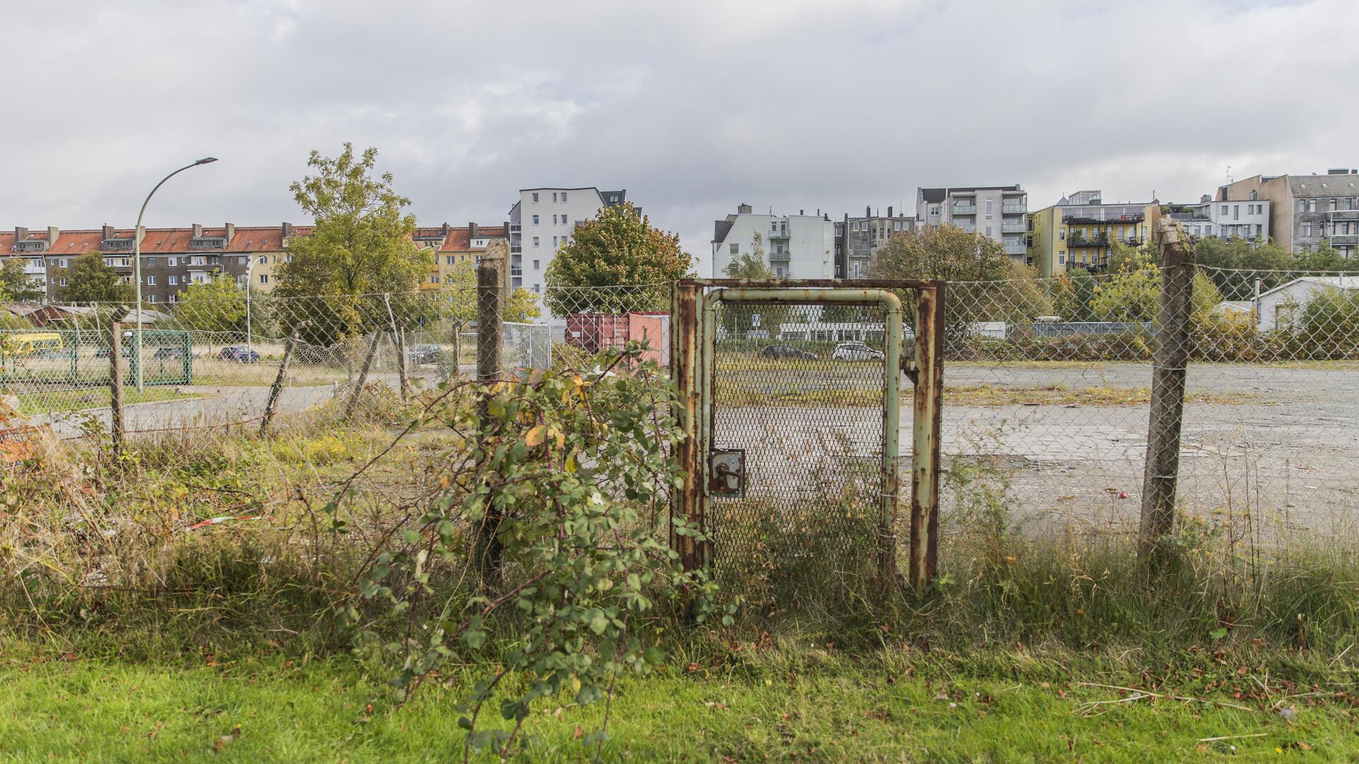 Das Unternehmen LG Nord Gerüstbau in der Barkhausenstraße in Bremerhaven ist insolvent. Die Fläche des Unternehmens ist größtenteils geräumt.