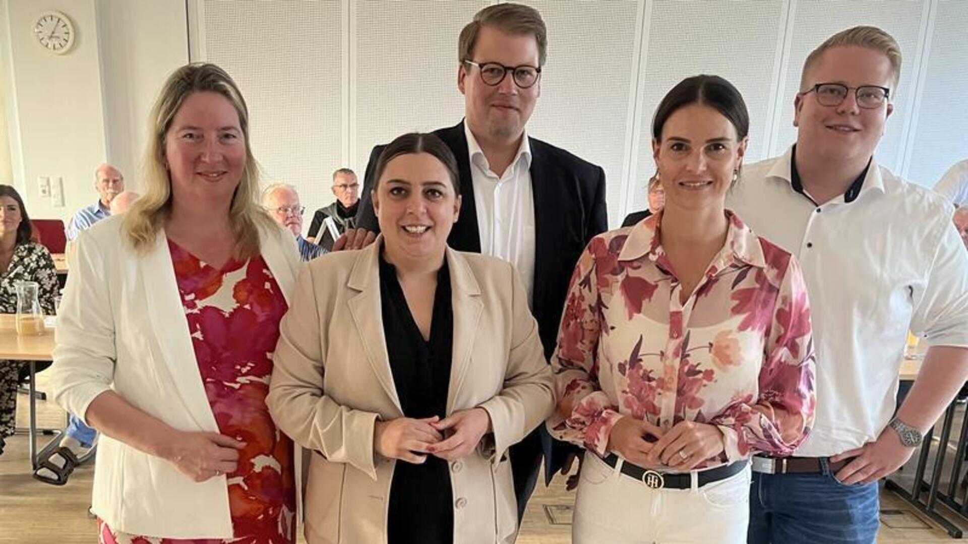 Das erste gemeinsame Foto aller Bewerber, die für die CDU im Bundestagswahlkampf 2025 antreten wollten: Birgit Butter, Sabrina Klapper, Alexander Krause, Vanessa Zobel und Nico Burfeind (von links). Birgit Butter ist jetzt nicht mehr dabei.