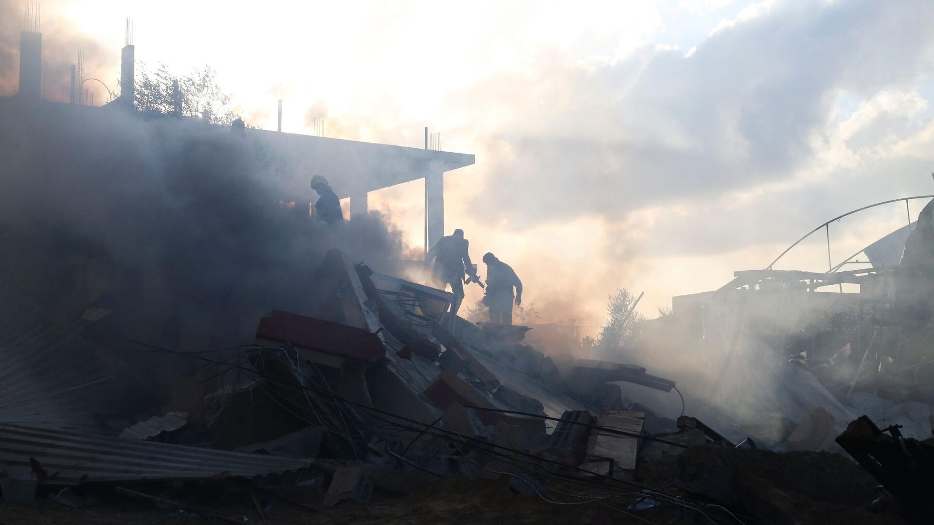 Das israelische Militär greift weiterhin Ziele in der Stadt Rafah im Gazastreifen nahe der ägyptischen Grenze an.