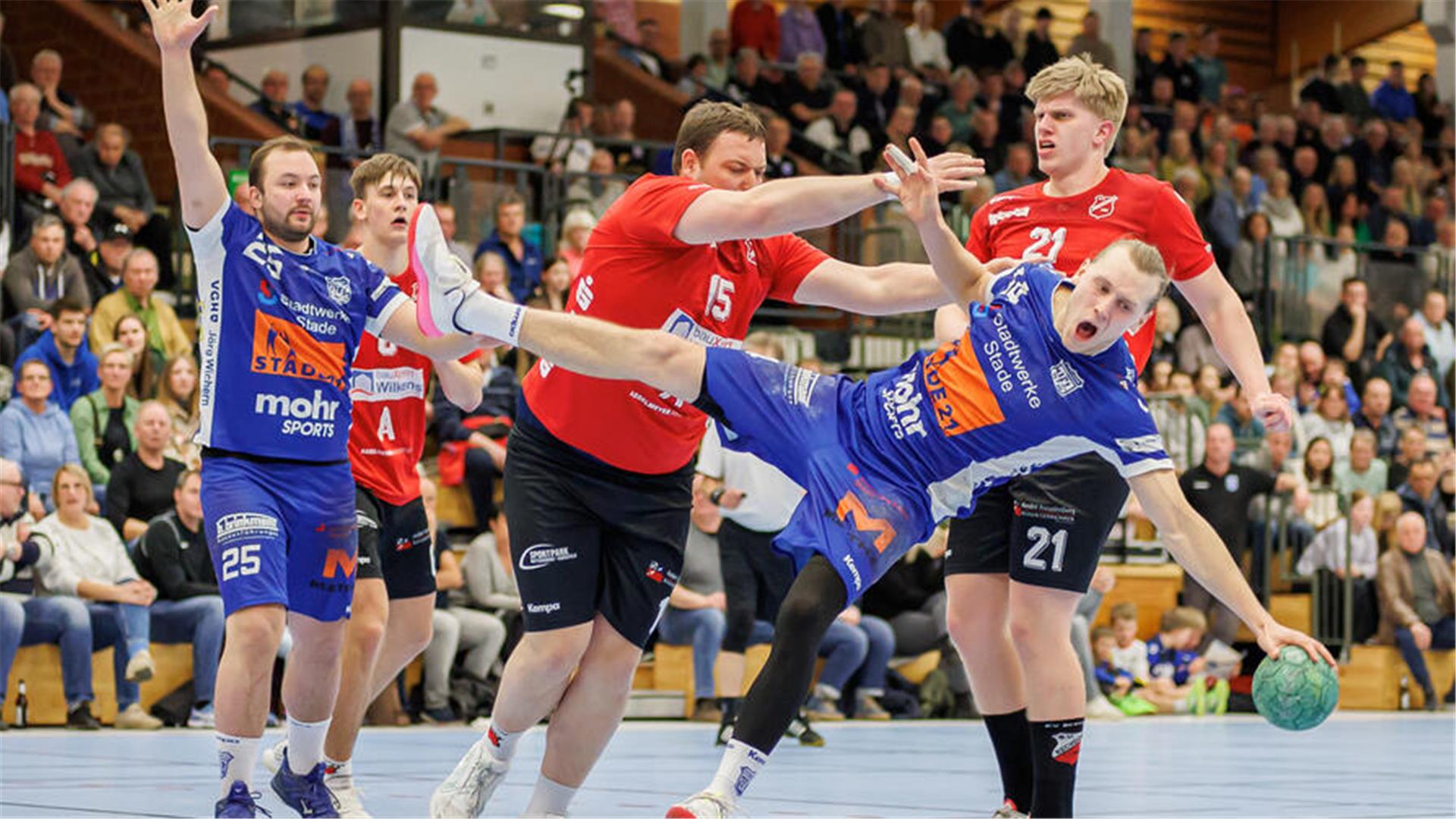 Das letzte Derby vor fast 1.000 Zuschauern in der Geestlandhalle gewann der VfL Fredenbeck mit 42:26