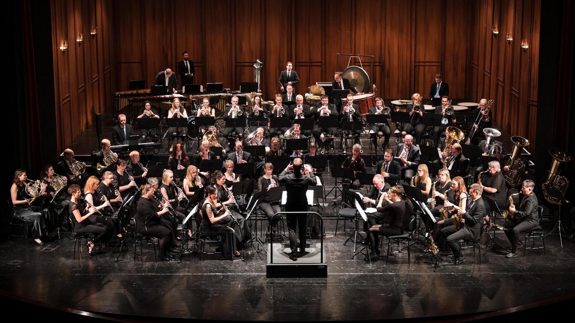 Das sinfonische Blasorchester Wehdel gibt wieder ein sinfonisches Konzert im Stadttheater Bremerhaven.