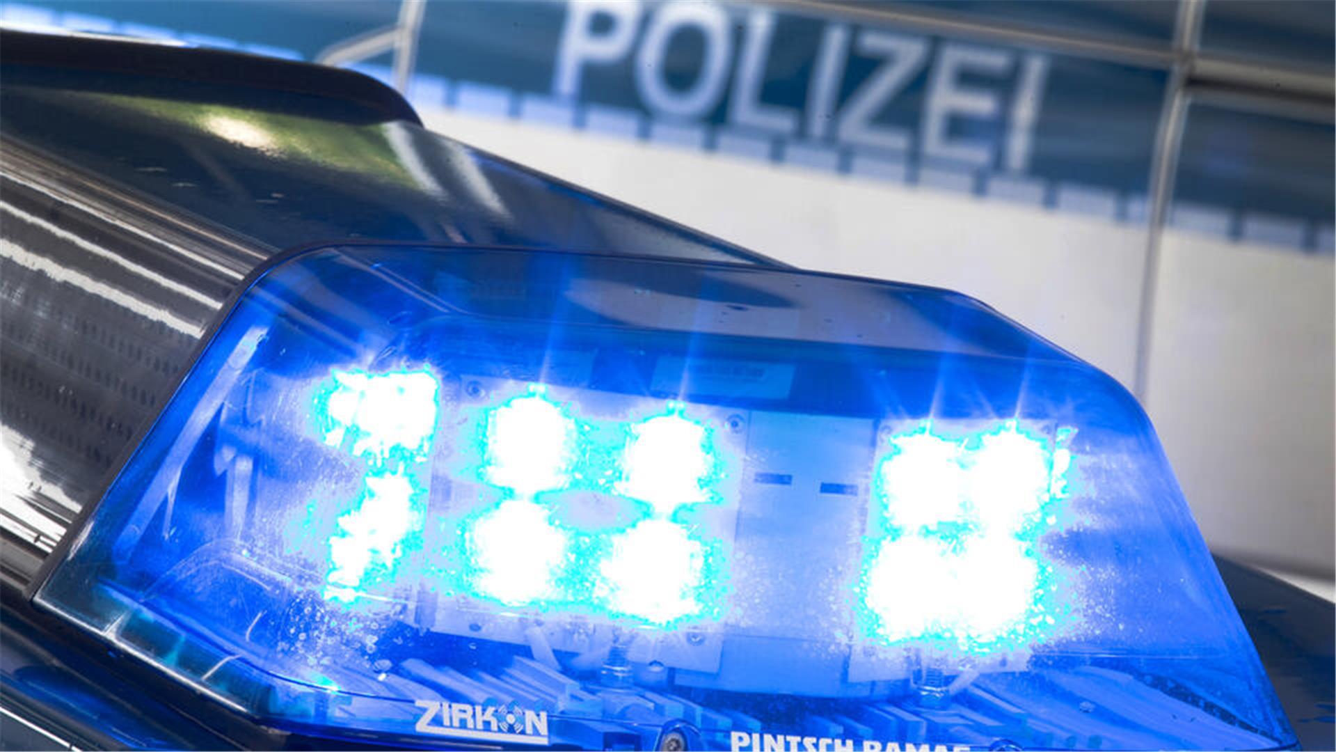 Der 12-Jährige musste dem Autofahrer ausweichen und stürzte dabei.