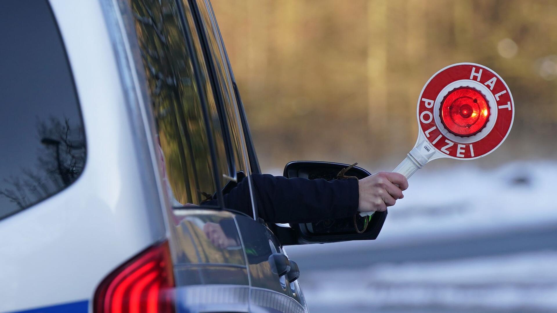 Der ADAC warnt vor der bewusstseinsverändernden Wirkung von Cannabis für Autofahrer.