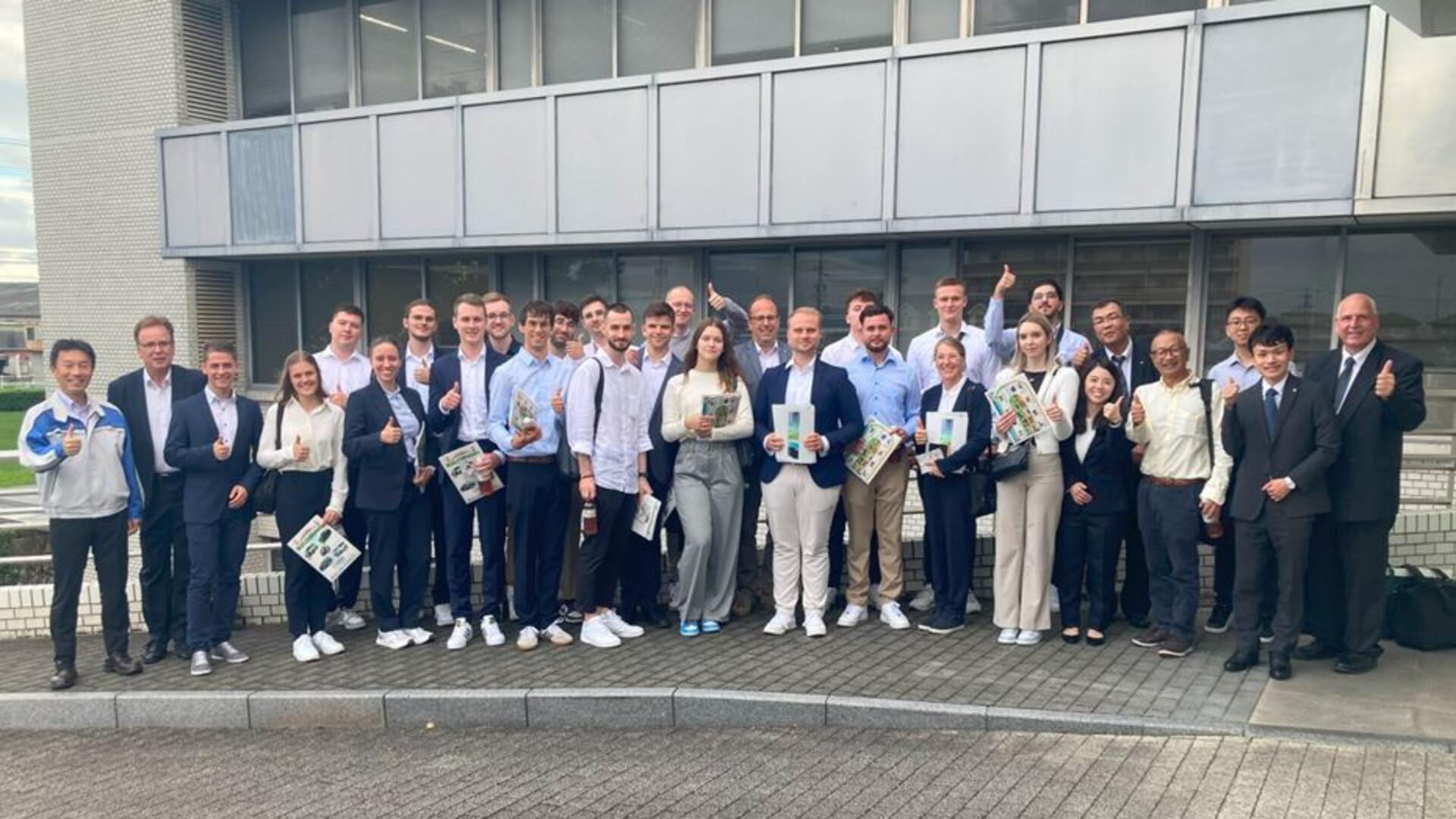 Der Alumni-Verein VdWT (Wirtschaftsingenieure fürs Transportwesen)hat es möglich gemacht: 26 Logistik-Studenten der Hochschule Bremerhaven haben Japan besucht.