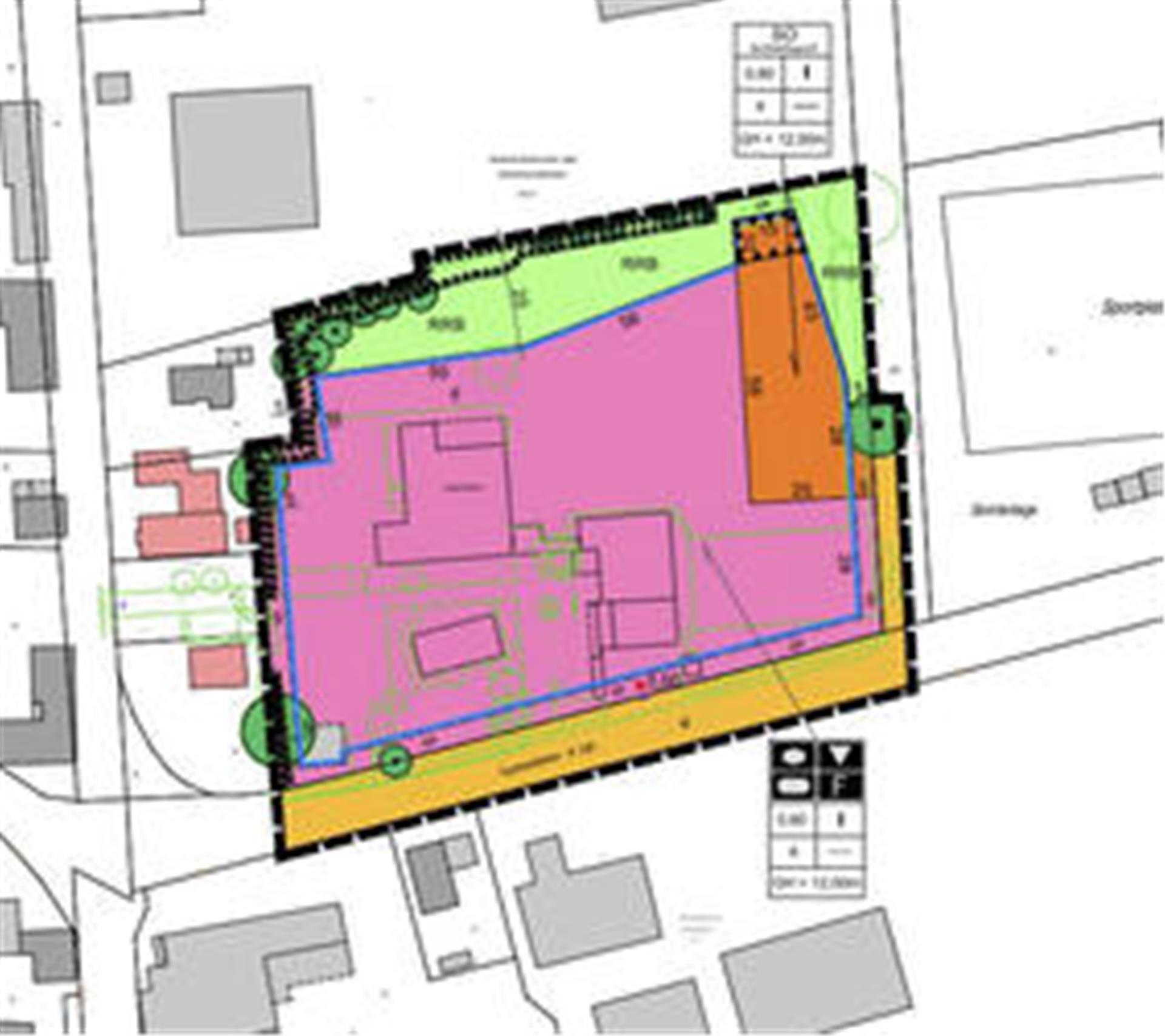 Der Bebauungsplan Nr. 131 „Ortsmitte Iselersheim“ für die Neustrukturierung des Geländes um die ehemalige Iselersheimer Grundschule dürfte Ende September endgültig vom Stadtrat abgesegnet werden. Der Bebauungsplan für die„Ortsmitte Iselersheim“ nimmt Form an. Vorgesehen sind die Flächen für den Gemeinbedarf (rosa) für den Neubau von Turnhalle, Dorfgemeinschaftshaus, Kita und Feuerwehr, für die nach und nach die Bestandsgebäude weichen. Orange gekennzeichnet ist der Bereich für den Neubaueiner Schießsportanlage. Im Norden der Fläche (grün) sind Regenrückhaltebecken geplant.