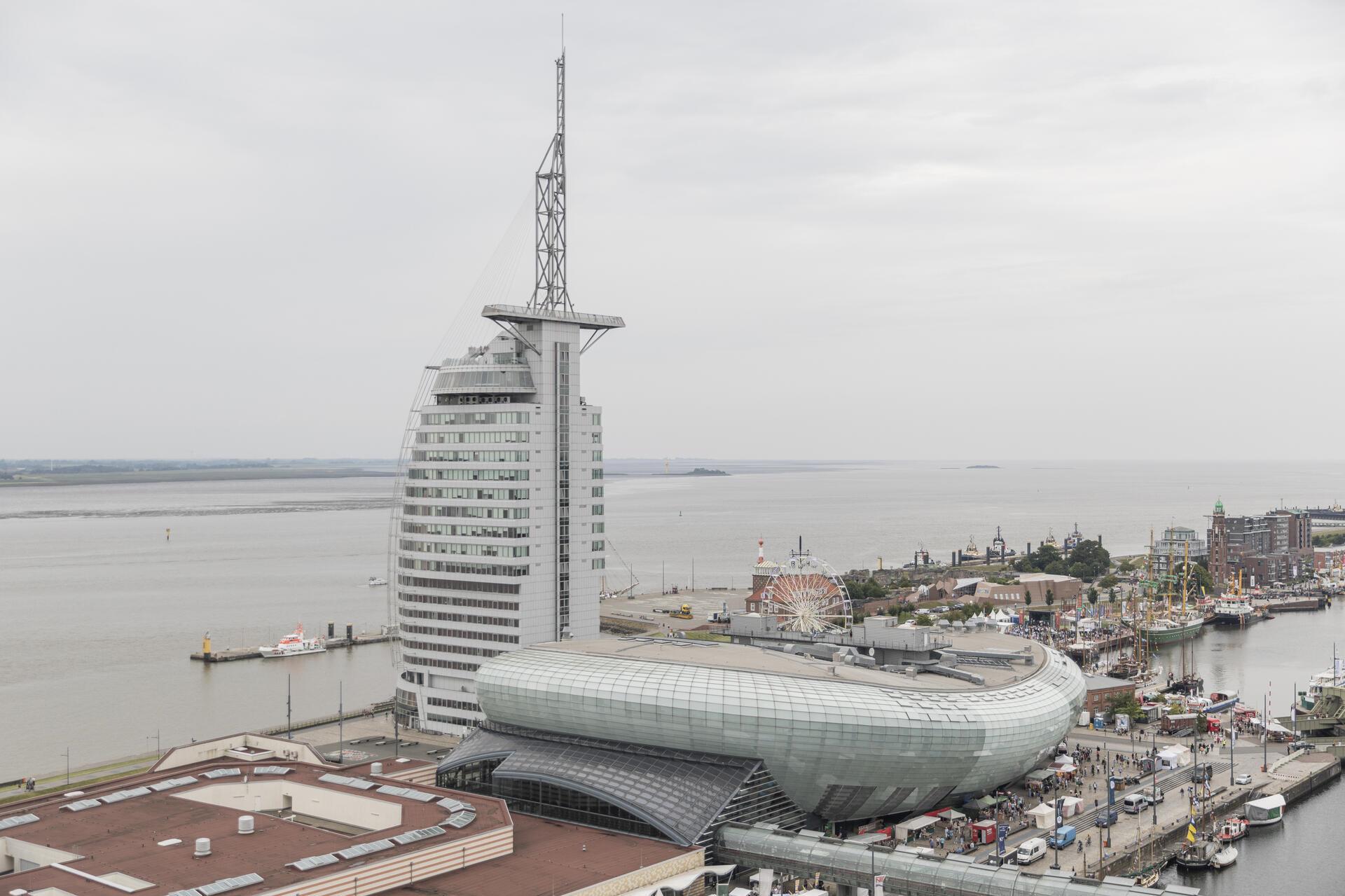 Der Blick von oben auf die Havenwelten.